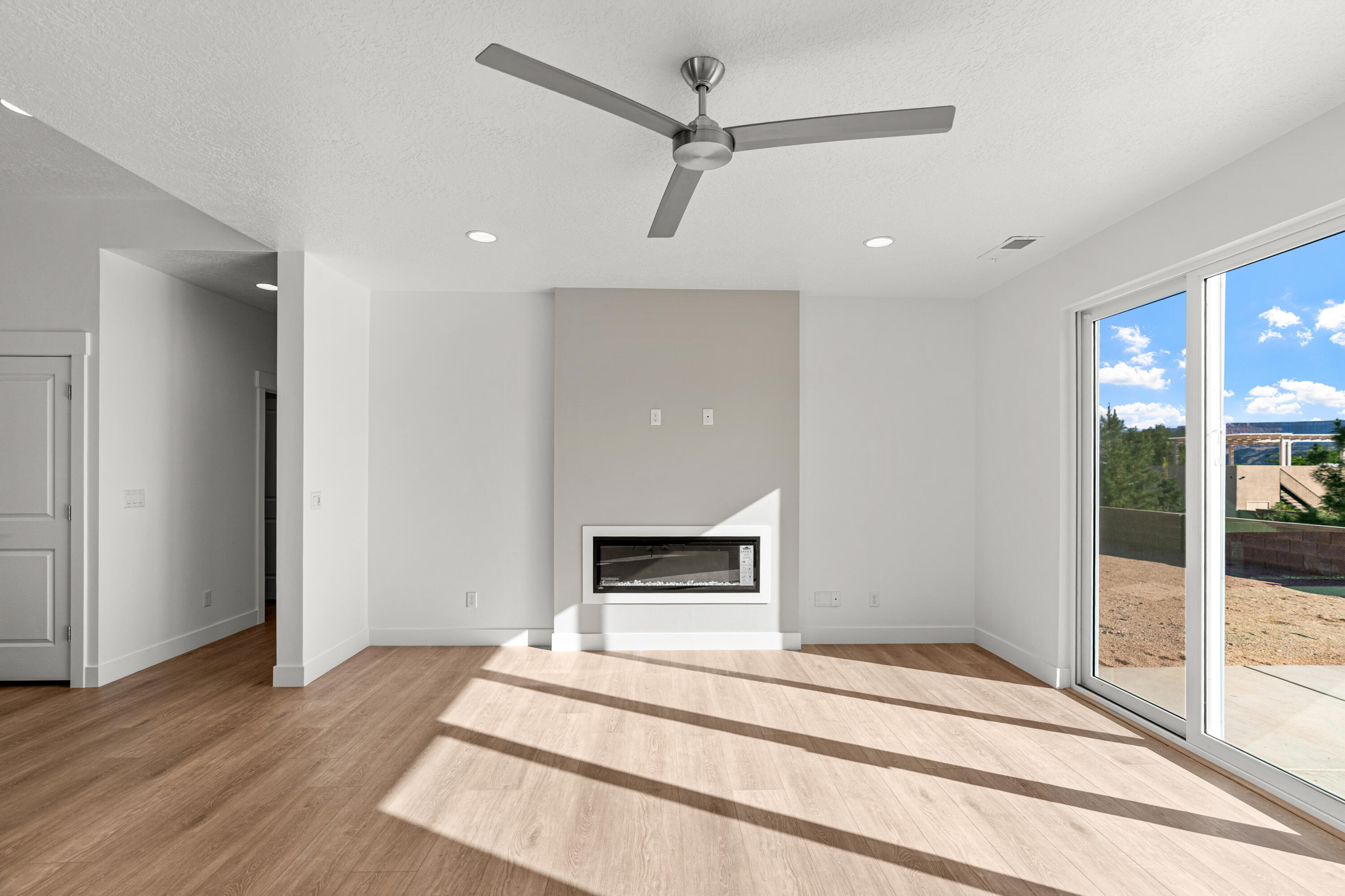 MOUNTAIN VIEW ESTATES - Residential