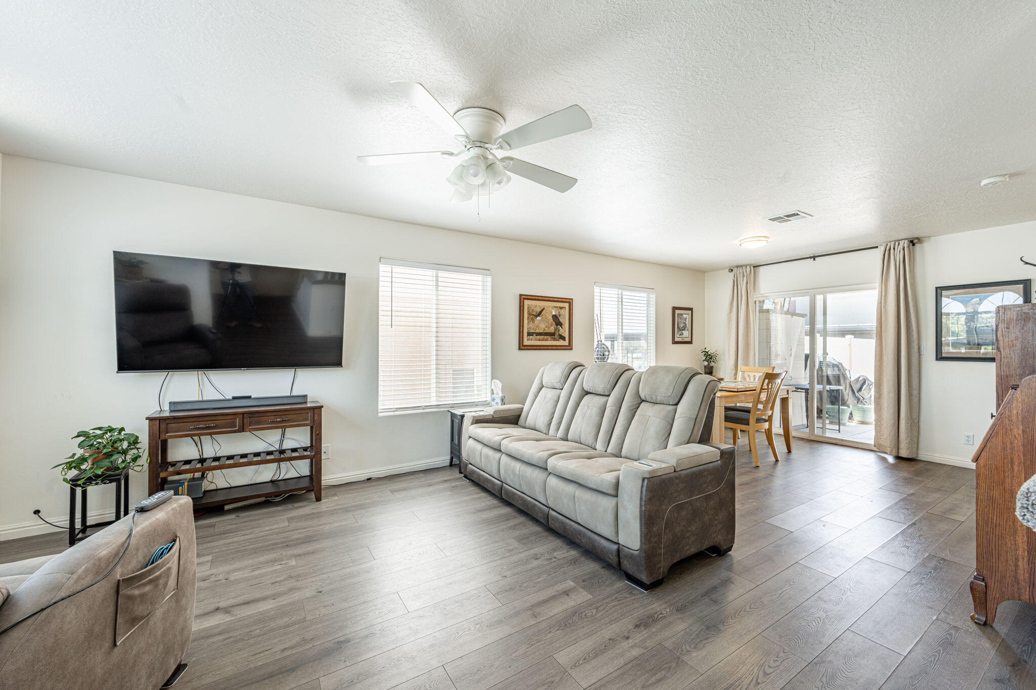 LA PALOMA CONDOS - Residential