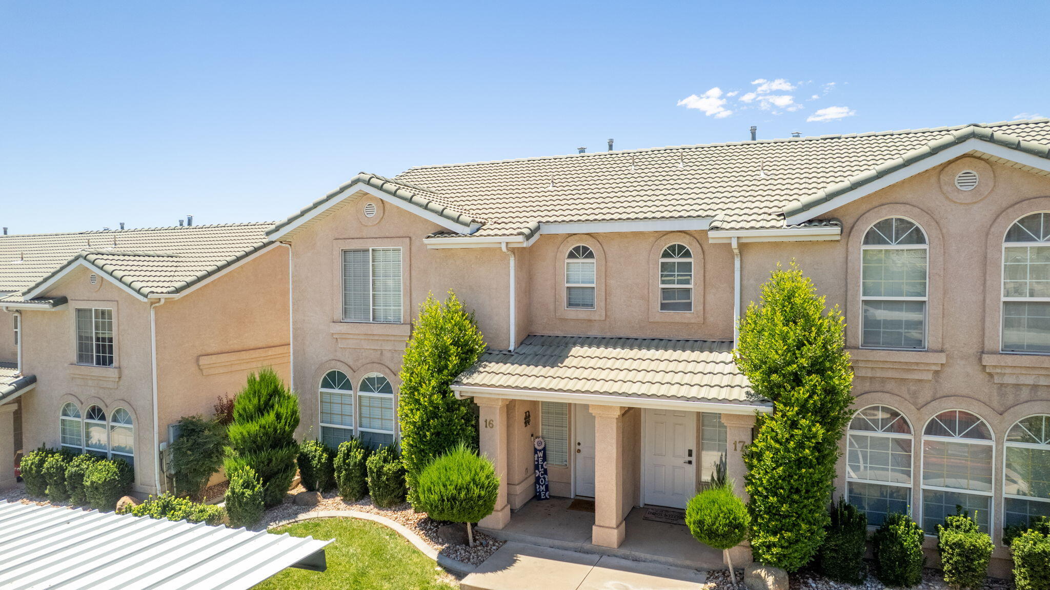 LA PALOMA CONDOS - Residential
