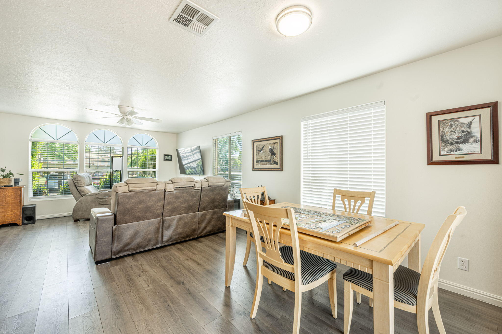 LA PALOMA CONDOS - Residential