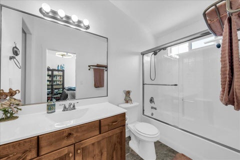Tiny photo for 1095 E 3685 S, Washington, UT 84780 (MLS # 26-274799)