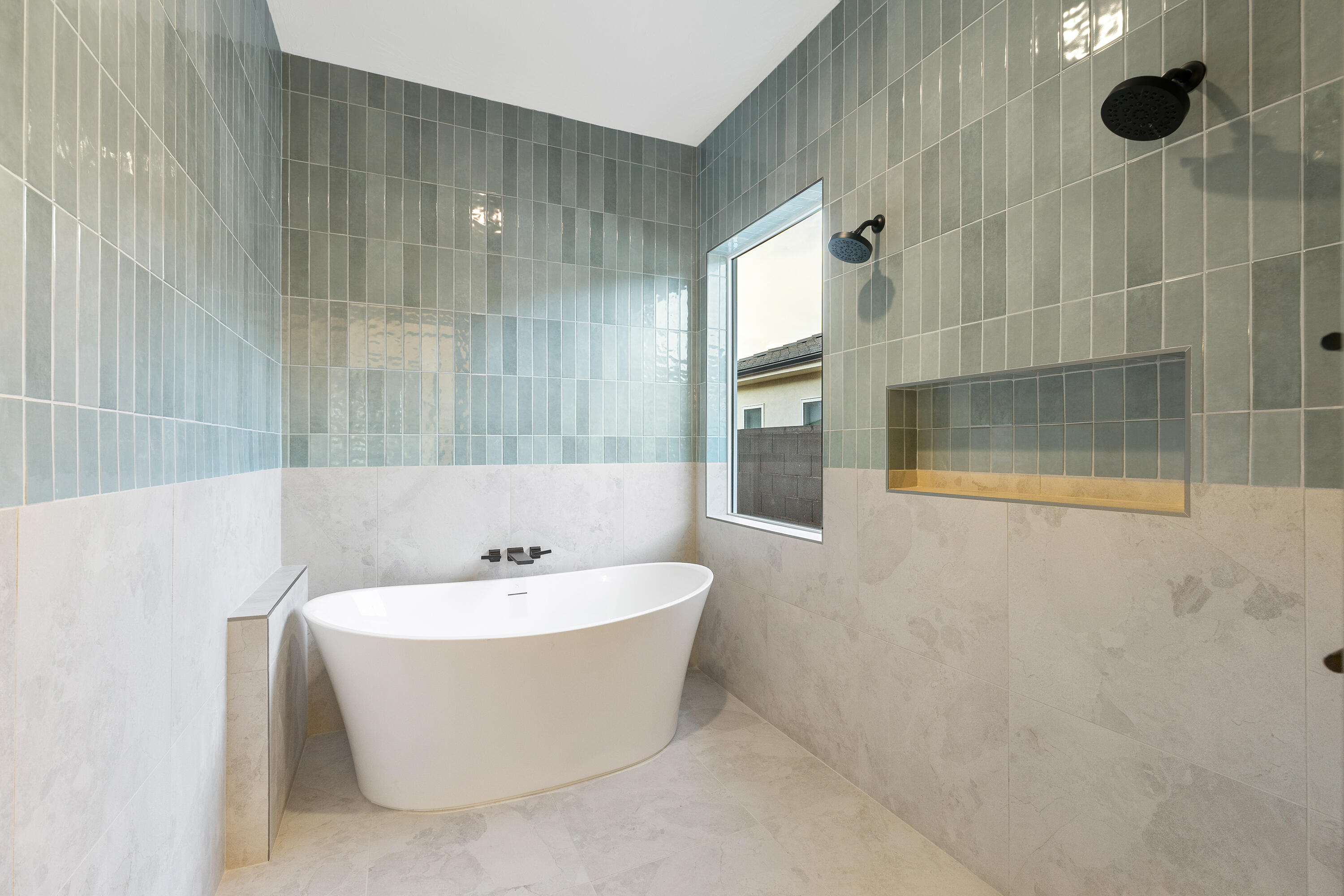 FALCON RIDGE - Residential