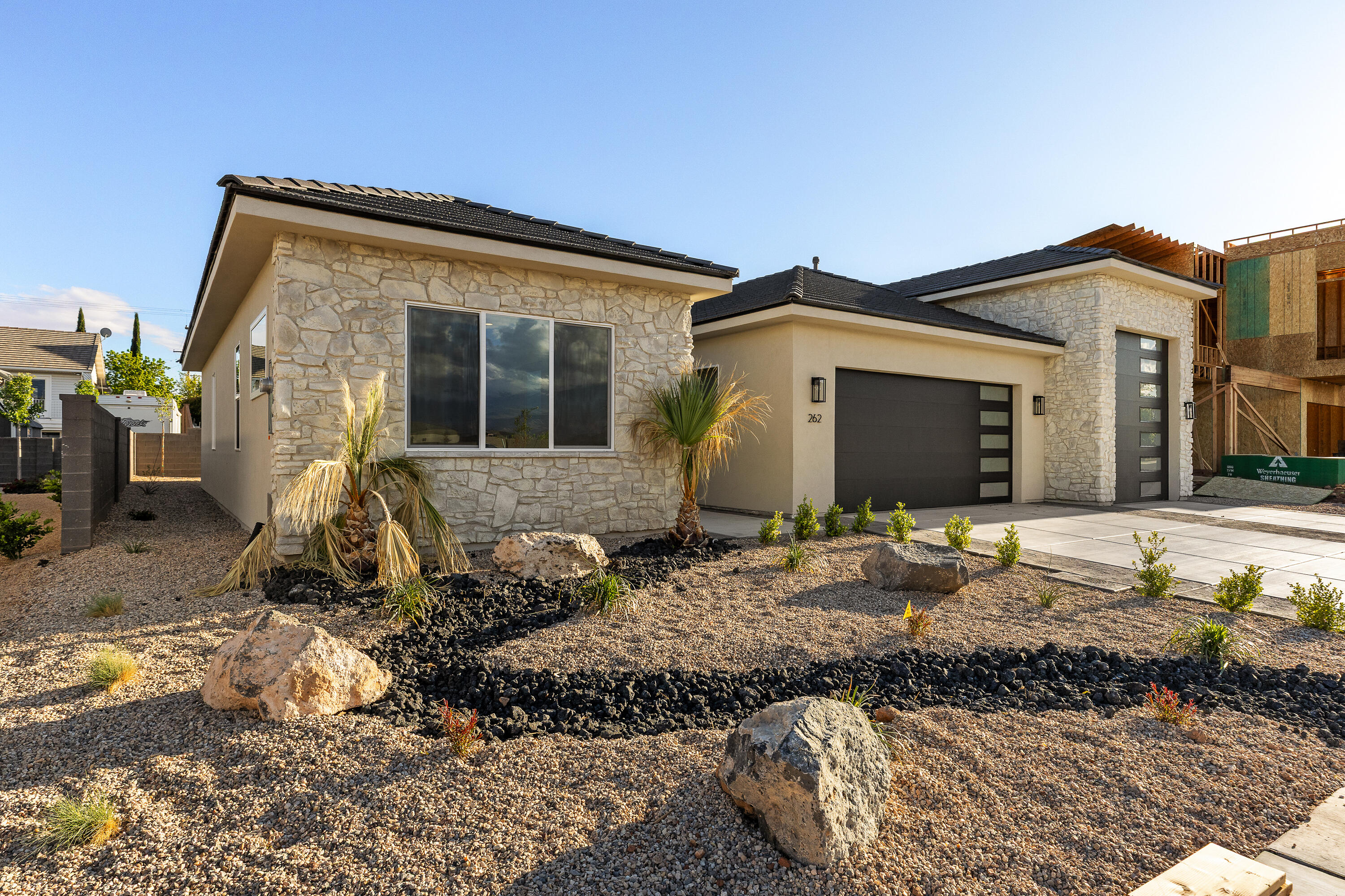 FALCON RIDGE - Residential