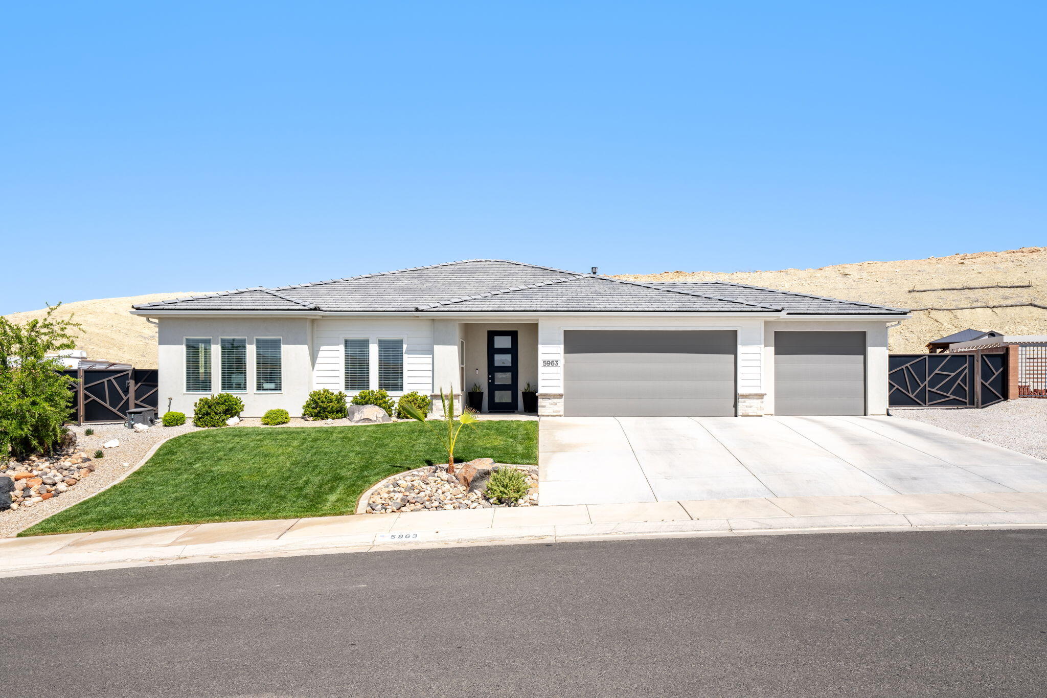 SAGE CANYON - Residential