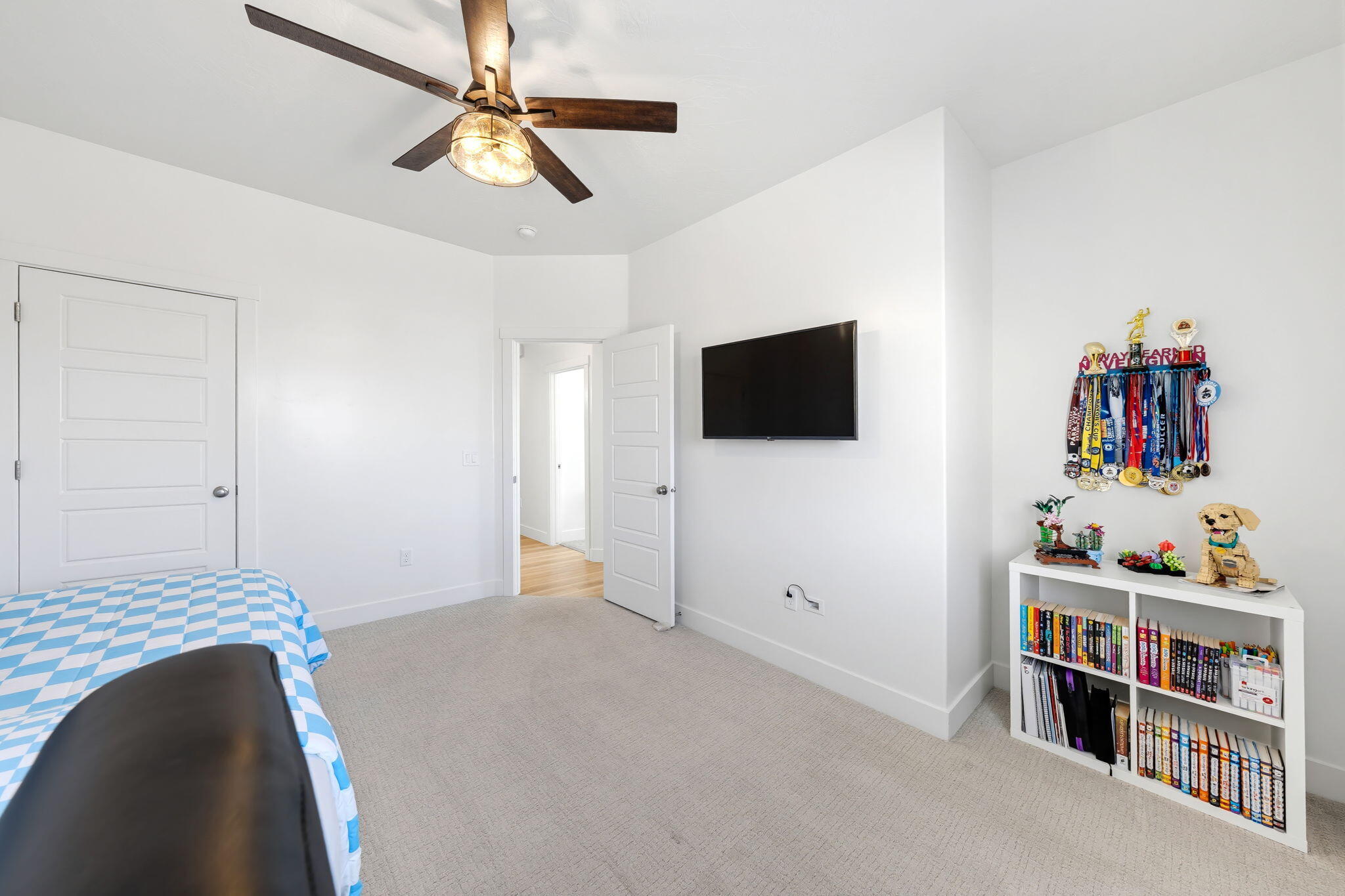SAGE CANYON - Residential