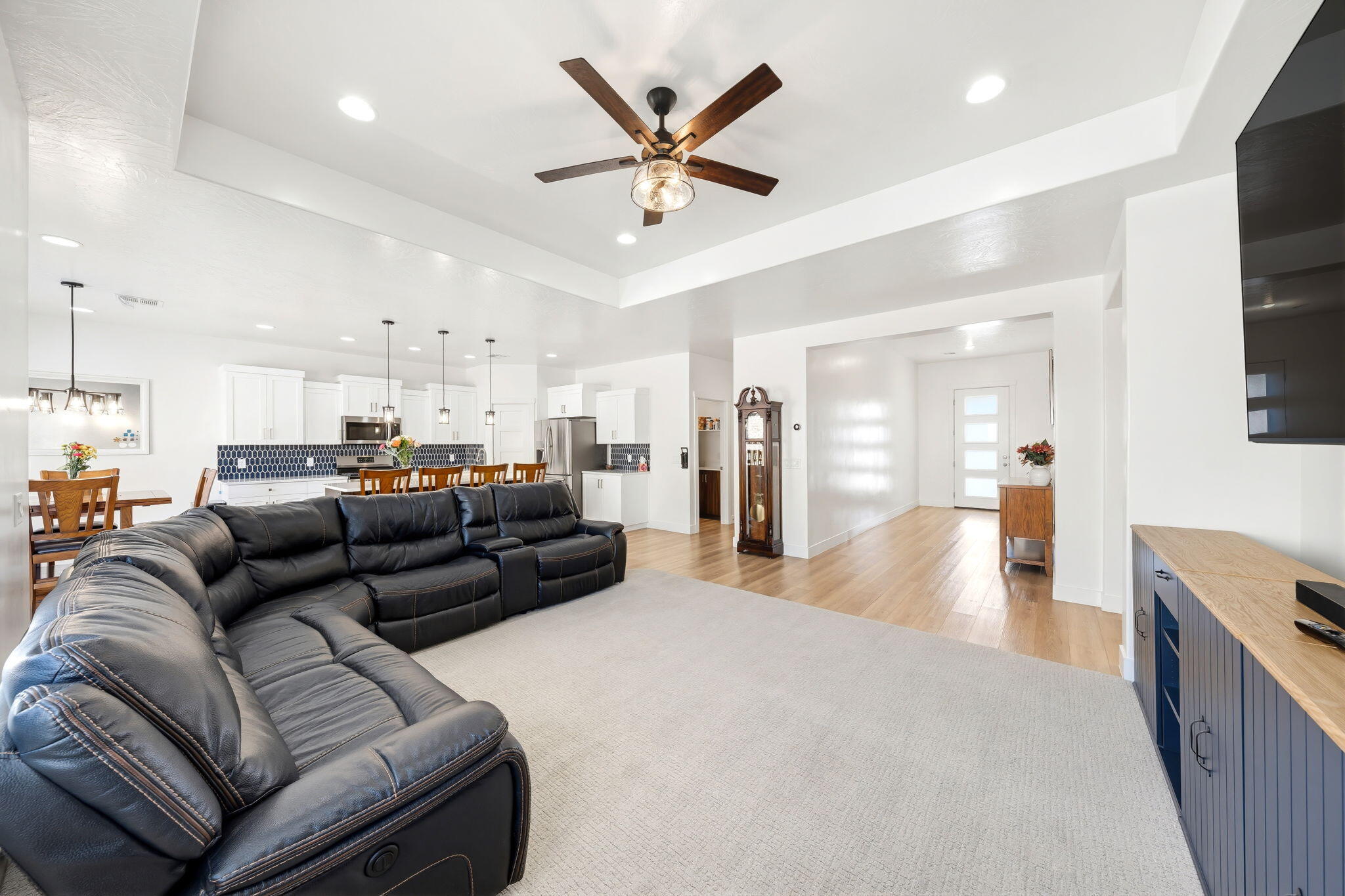 SAGE CANYON - Residential