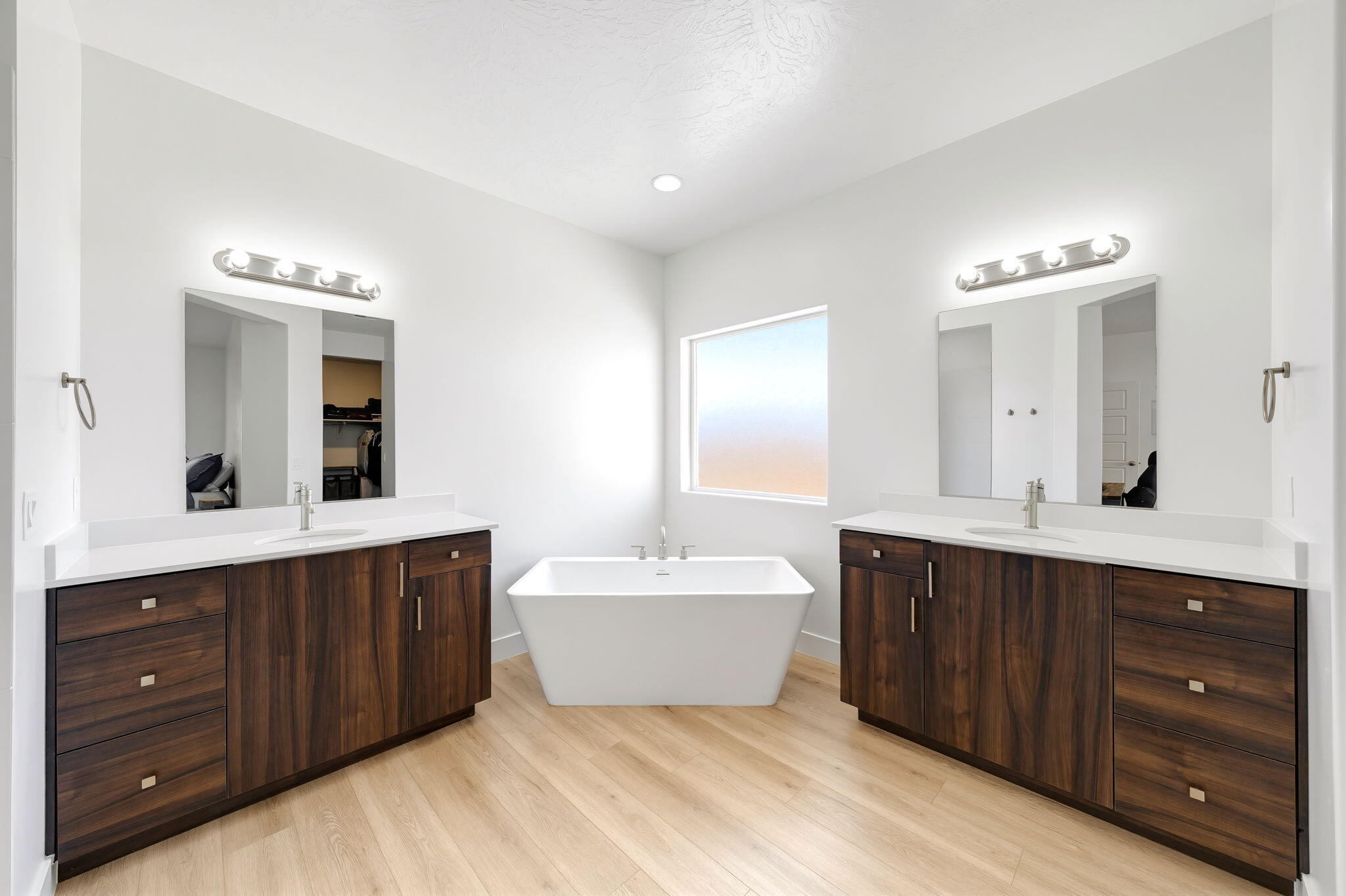 SAGE CANYON - Residential