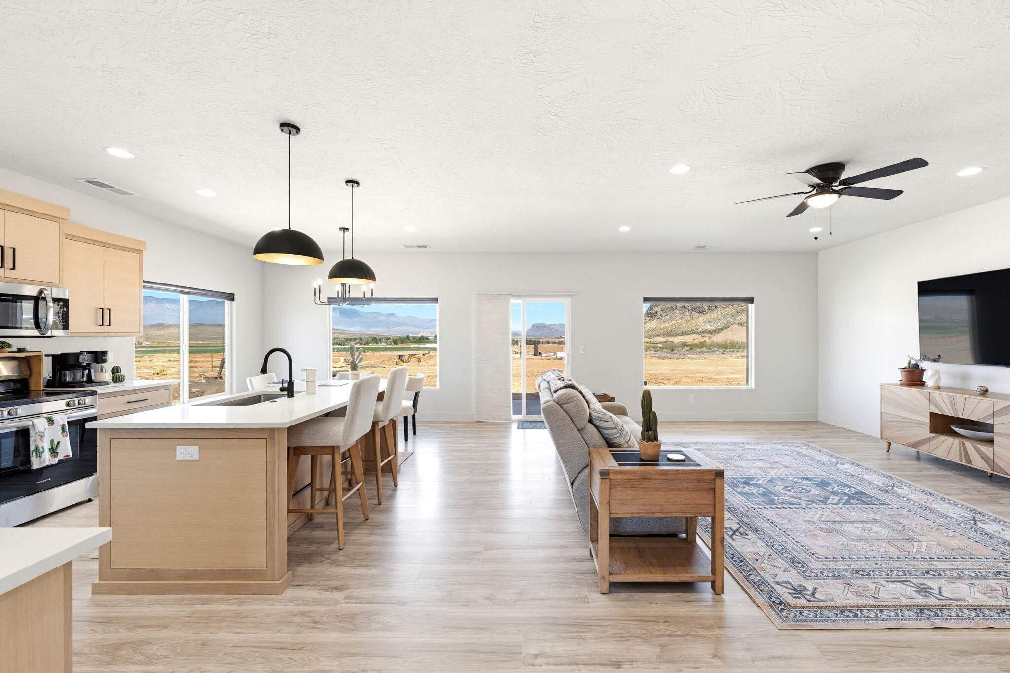 ROCK VIEW ESTATES - Residential