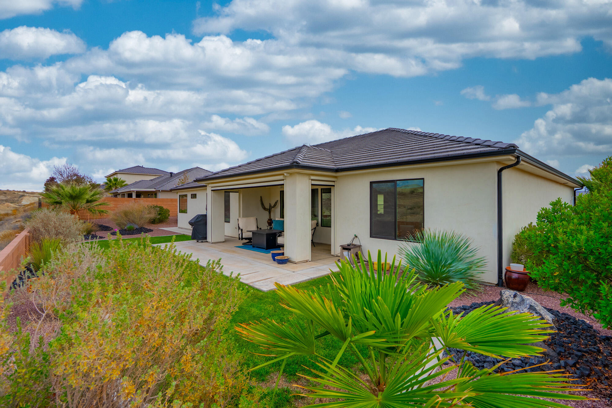 WHITE SANDS - Residential
