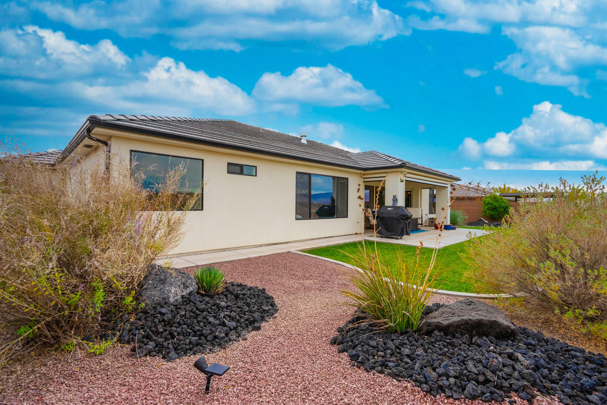 WHITE SANDS - Residential