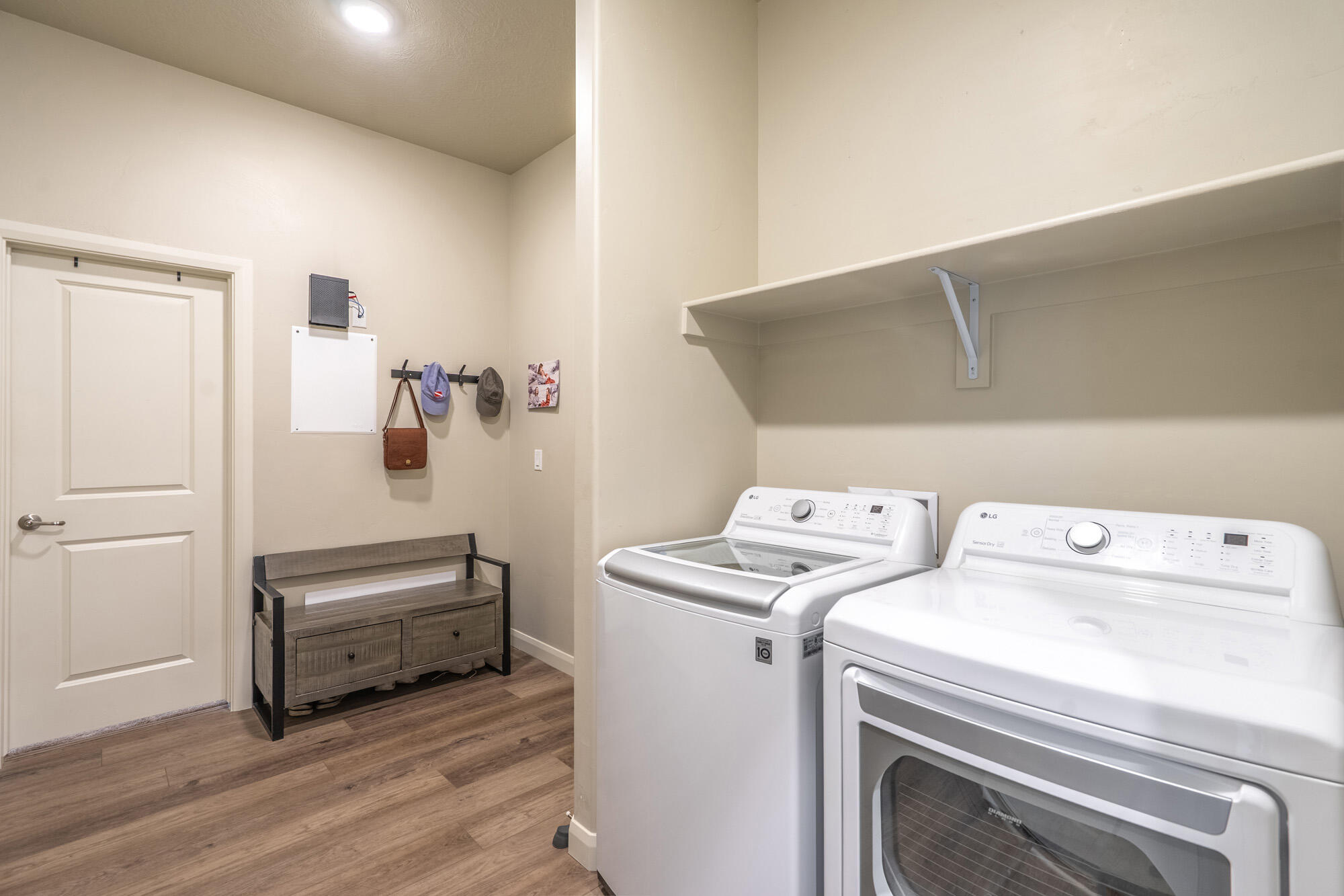 WHITE SANDS - Residential