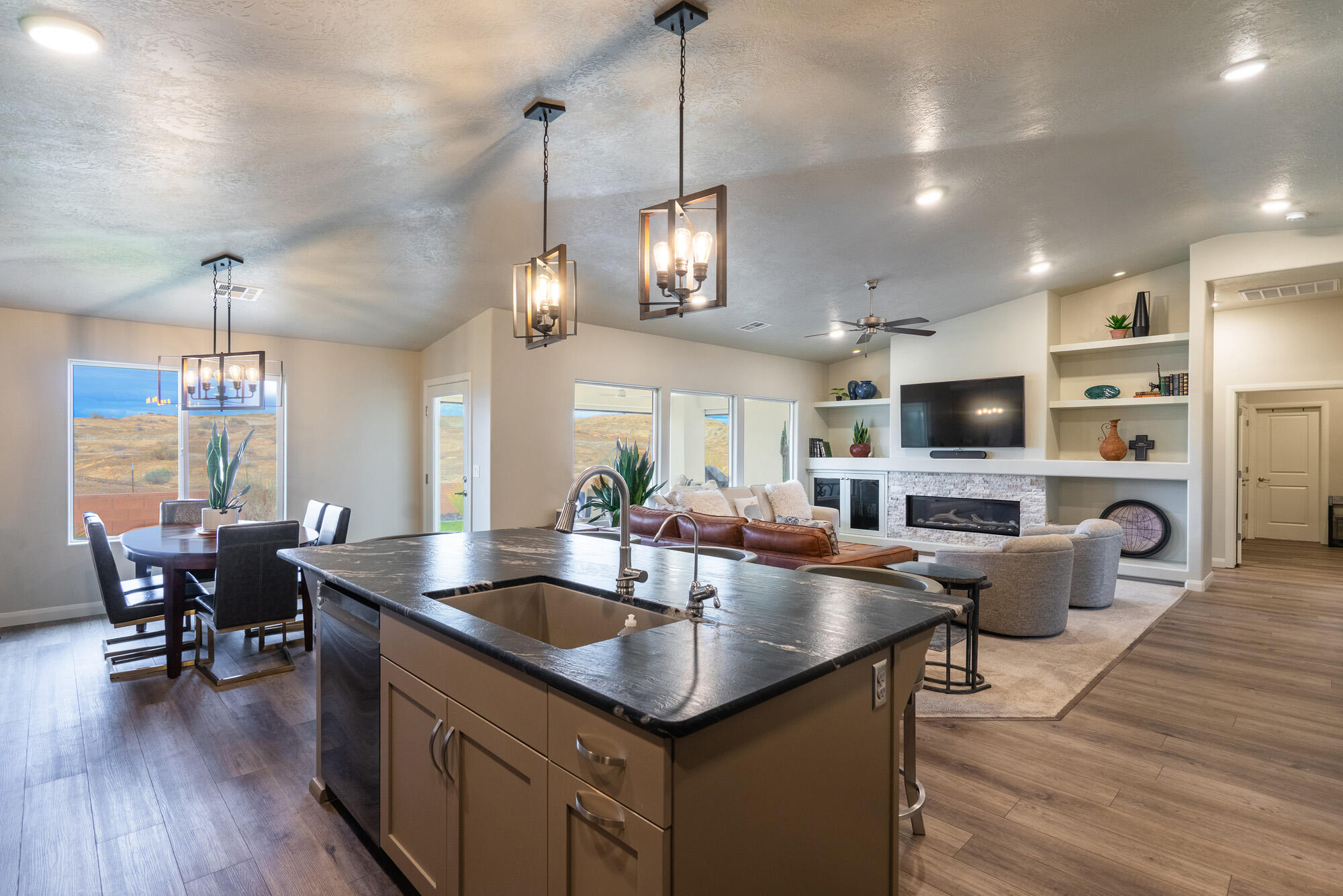 WHITE SANDS - Residential