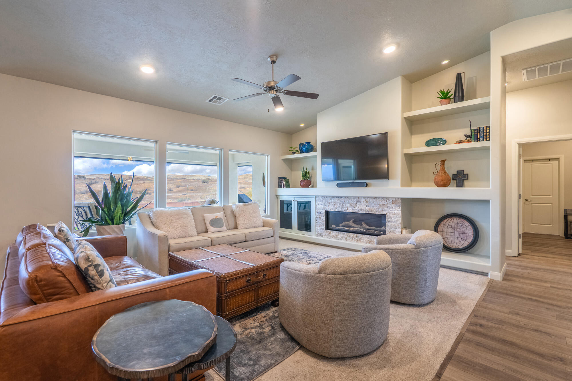 WHITE SANDS - Residential