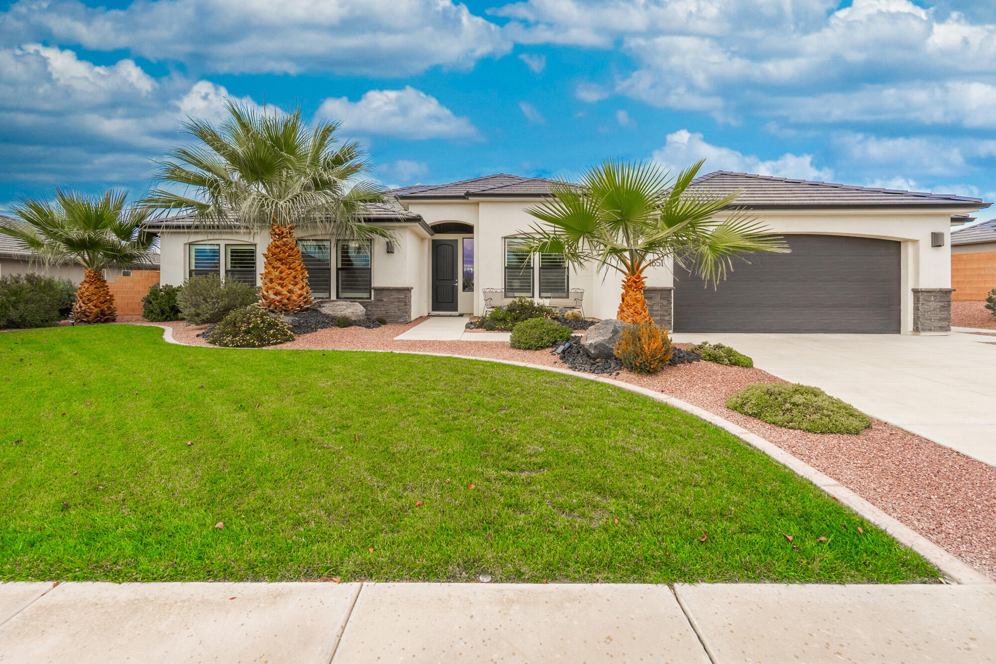 WHITE SANDS - Residential