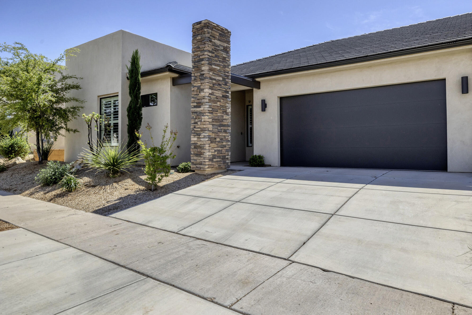 VILLAS AT SUN RIVER - Residential