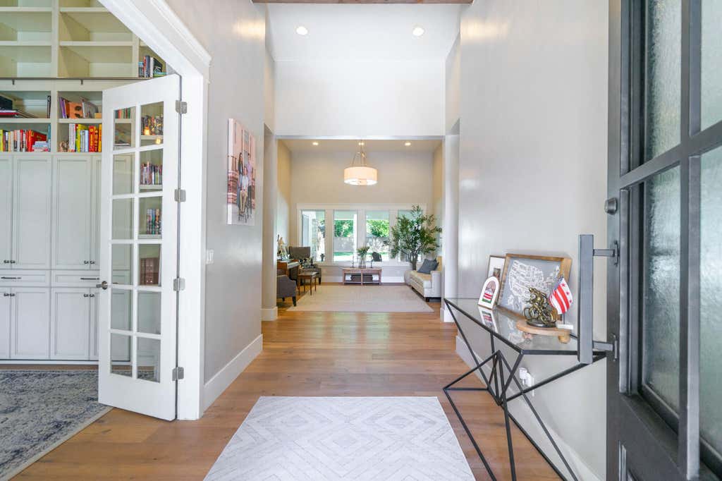 Photo of 683 S 990 W, Hurricane, UT 84737 (MLS # 26-273398)
