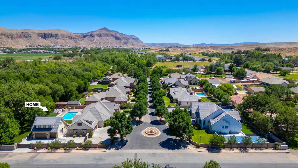 Photo of 683 S 990 W, Hurricane, UT 84737 (MLS # 26-273398)