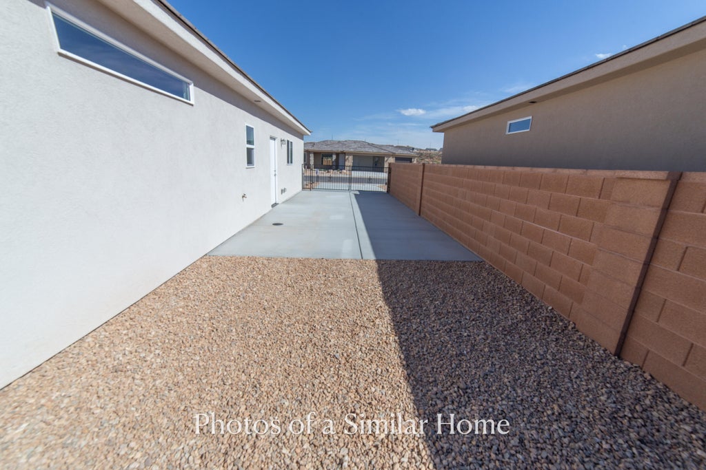 Photo of 509 N 3010 W, Hurricane, UT 84737 (MLS # 26-276826)