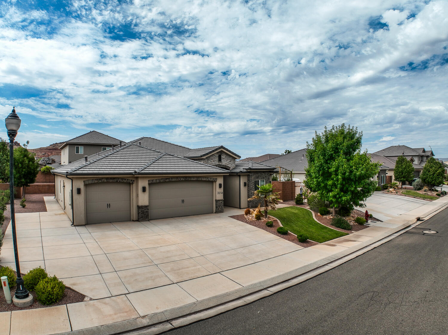 REDWOOD ESTATES - Residential