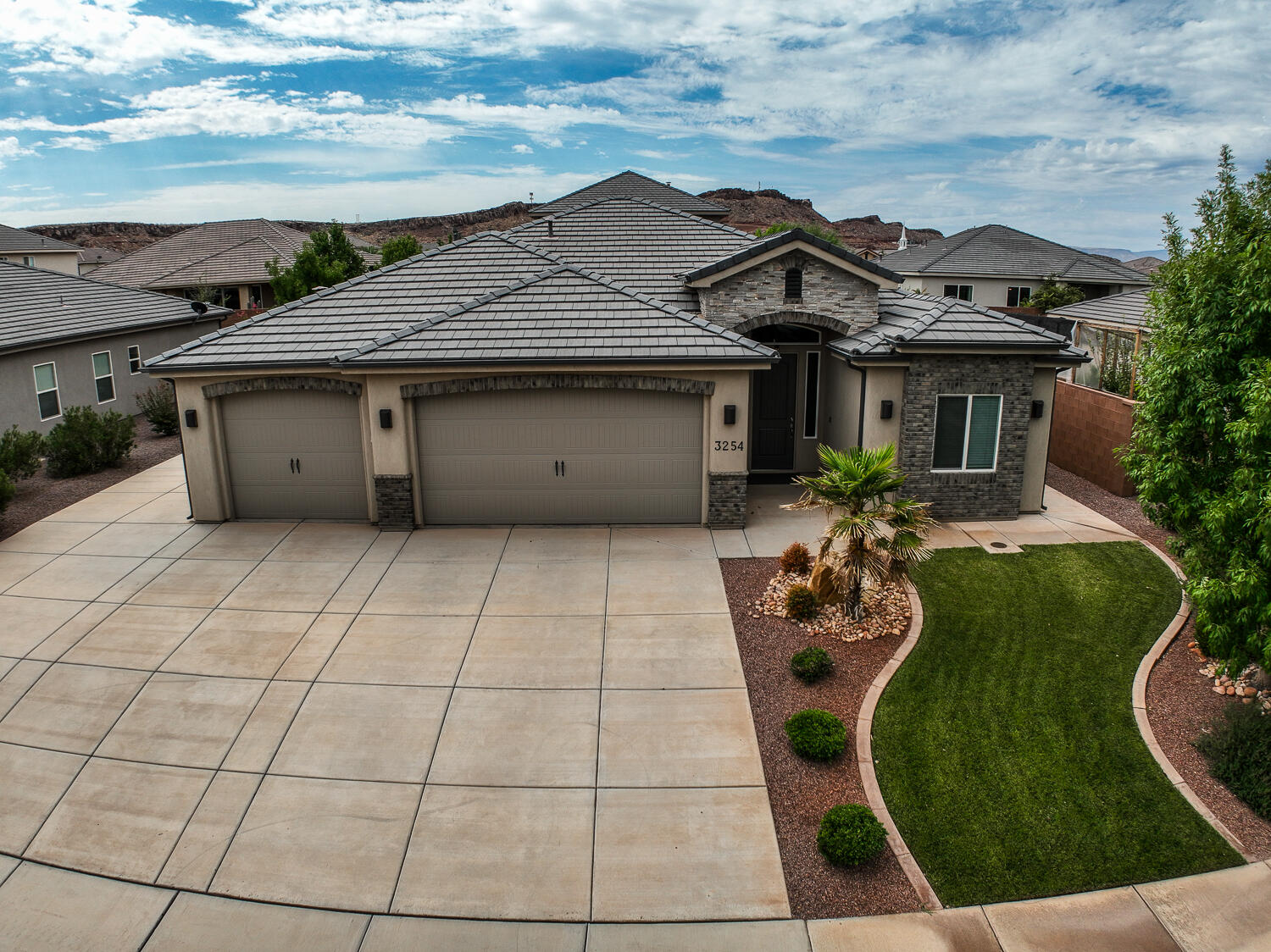 REDWOOD ESTATES - Residential