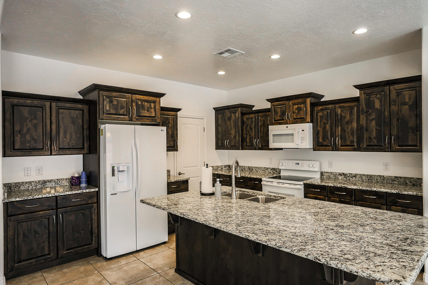 REDWOOD ESTATES - Residential