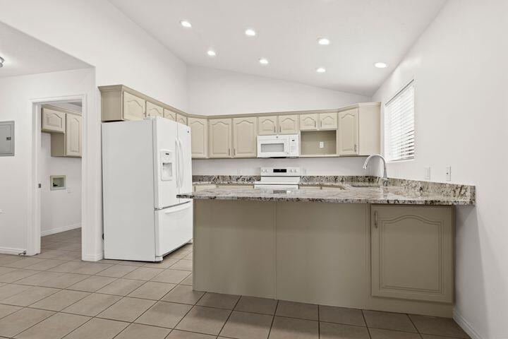 RIVER RIDGE GARDEN HOMES - Residential