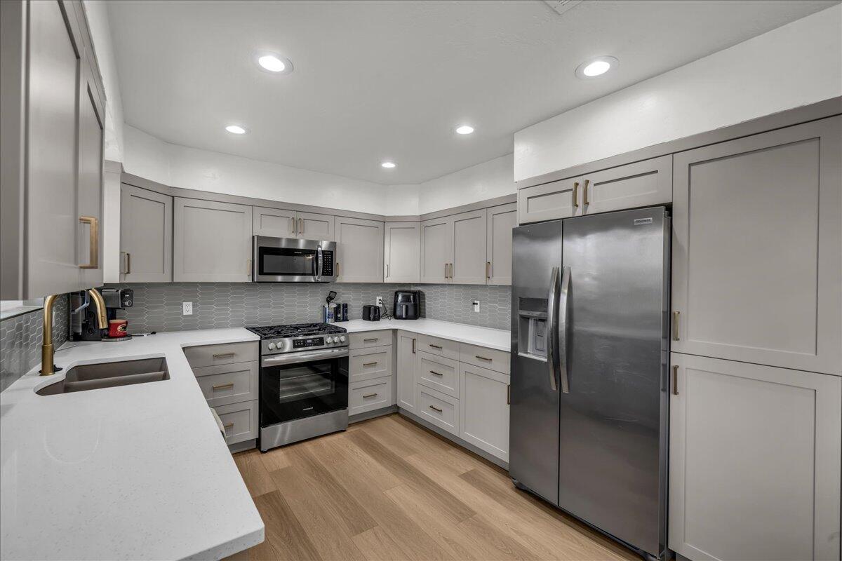 WARM SPRINGS - Residential