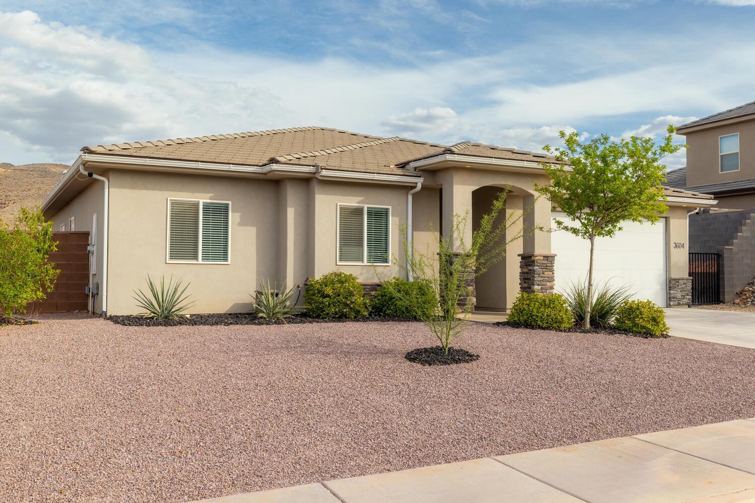 DESERT RIM - Residential