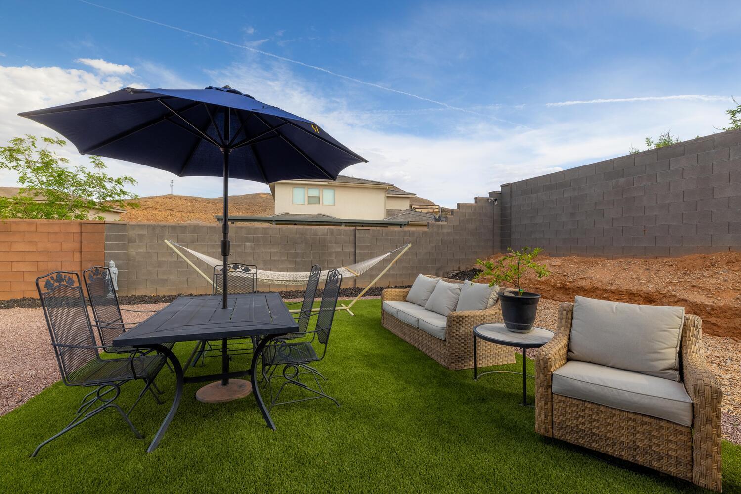 DESERT RIM - Residential