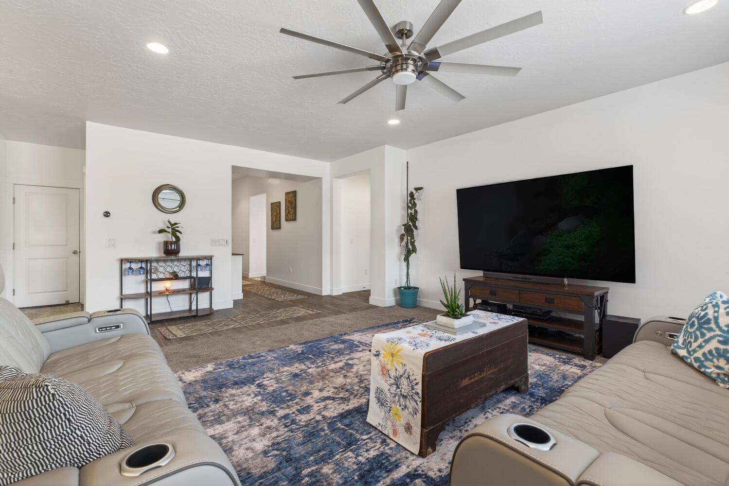 DESERT RIM - Residential