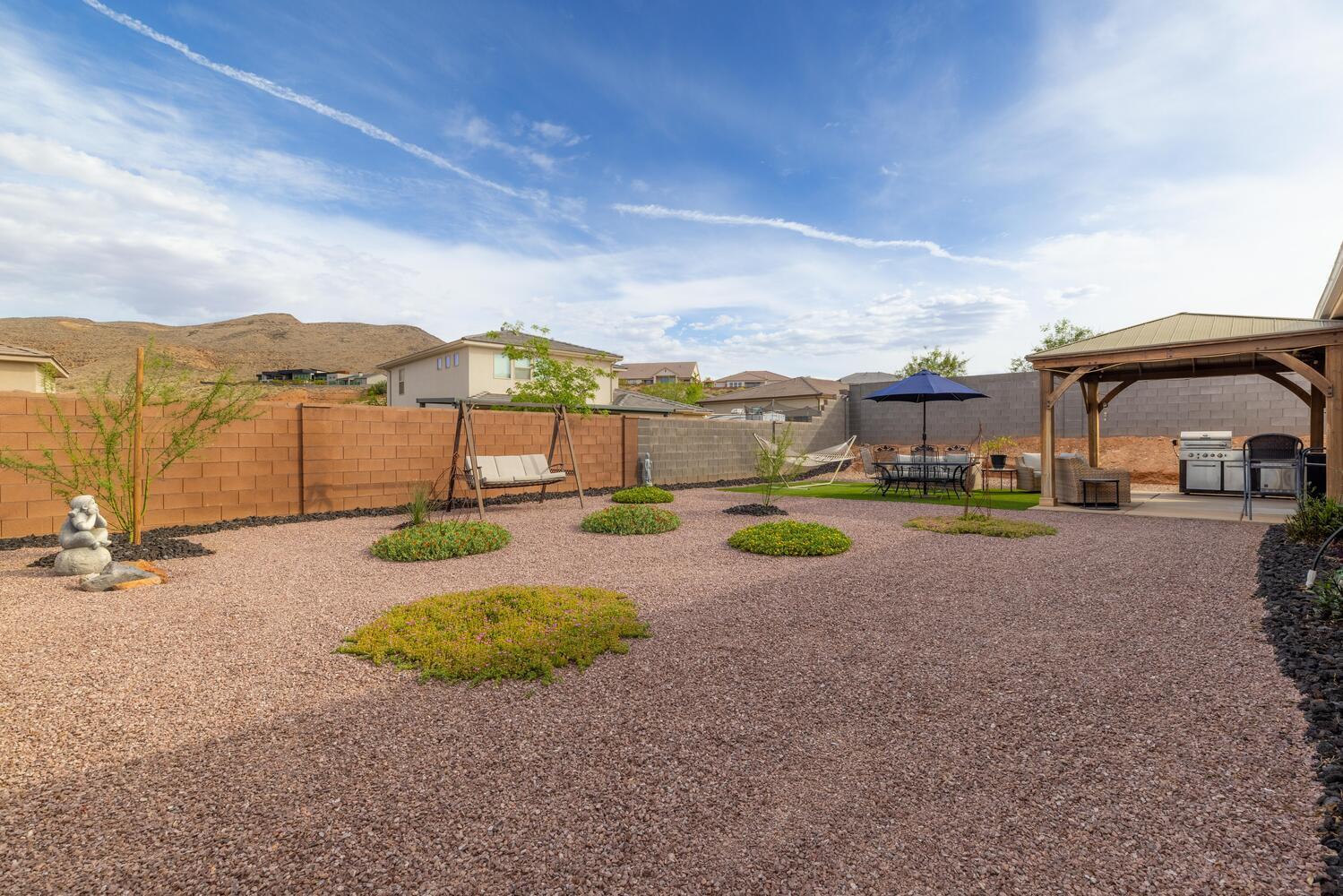 DESERT RIM - Residential