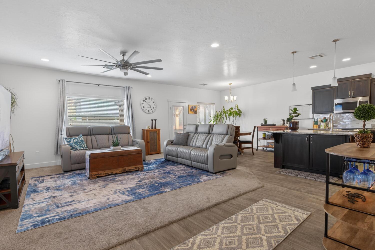 DESERT RIM - Residential