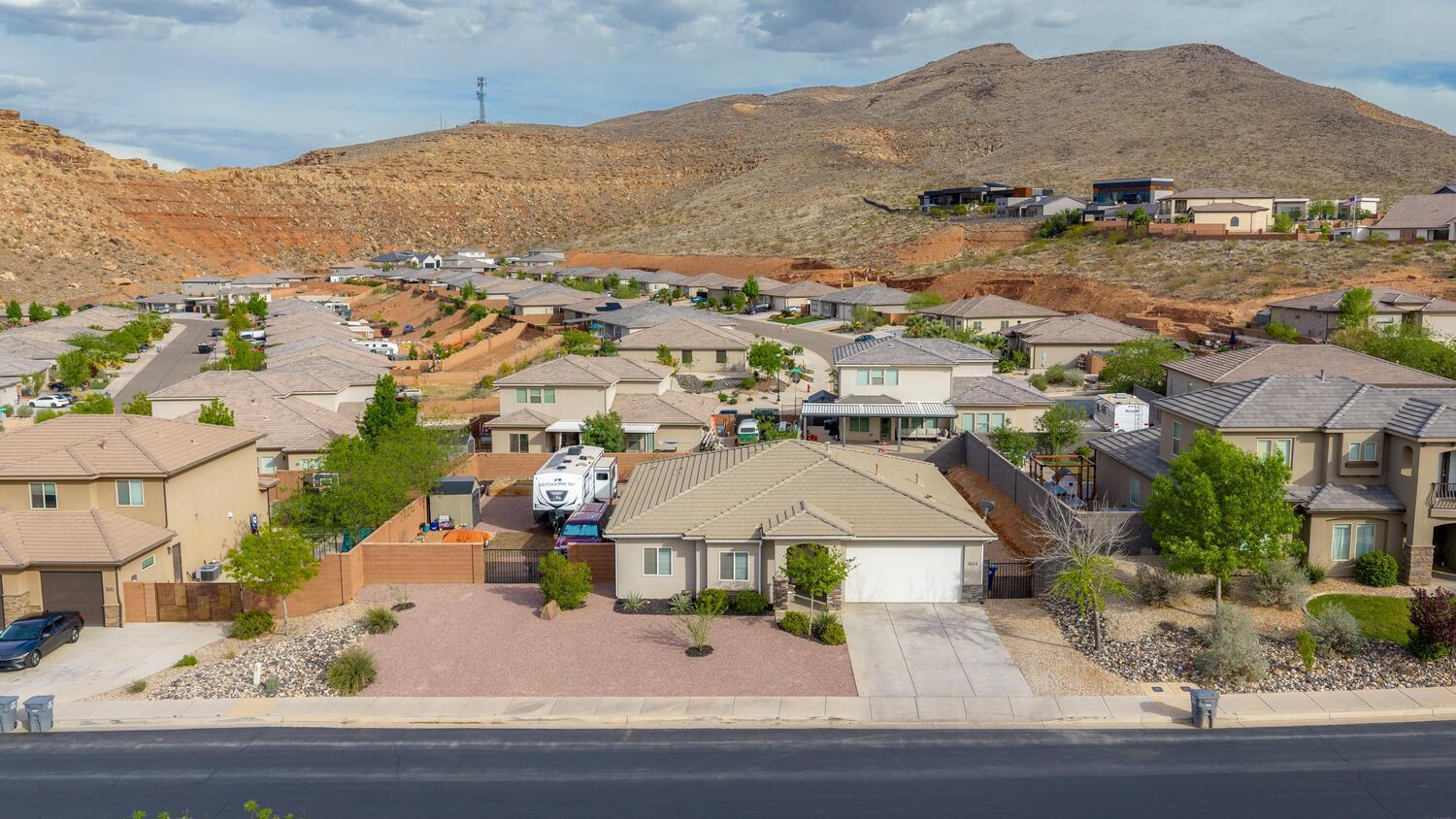 DESERT RIM - Residential