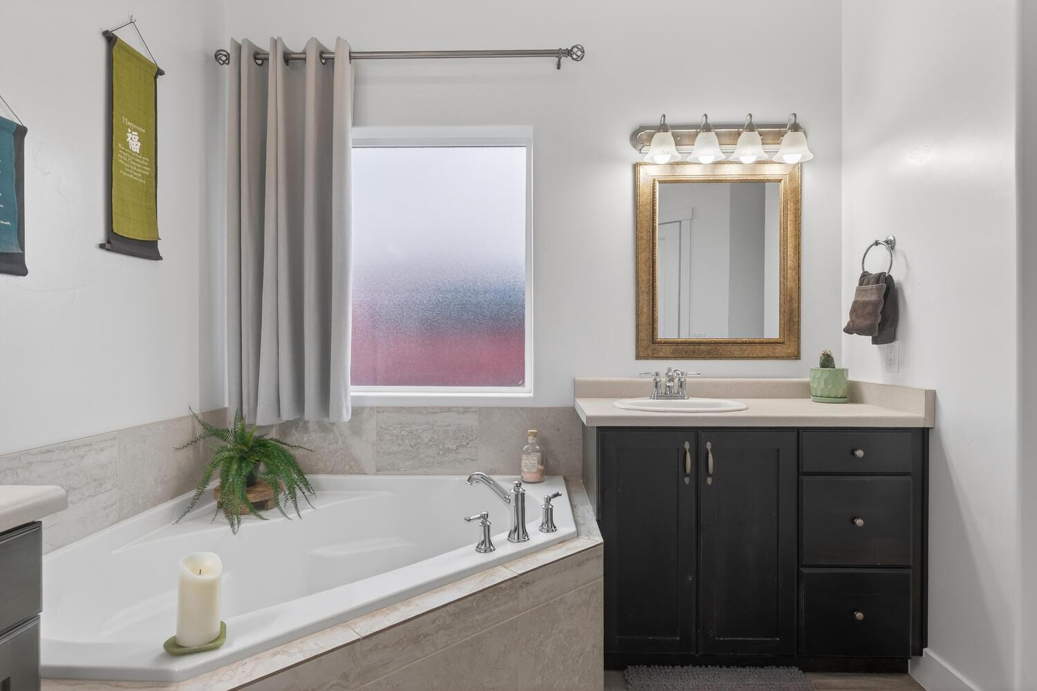 DESERT RIM - Residential