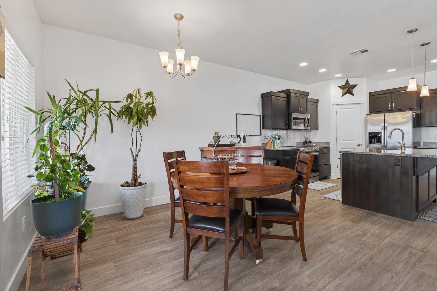 DESERT RIM - Residential