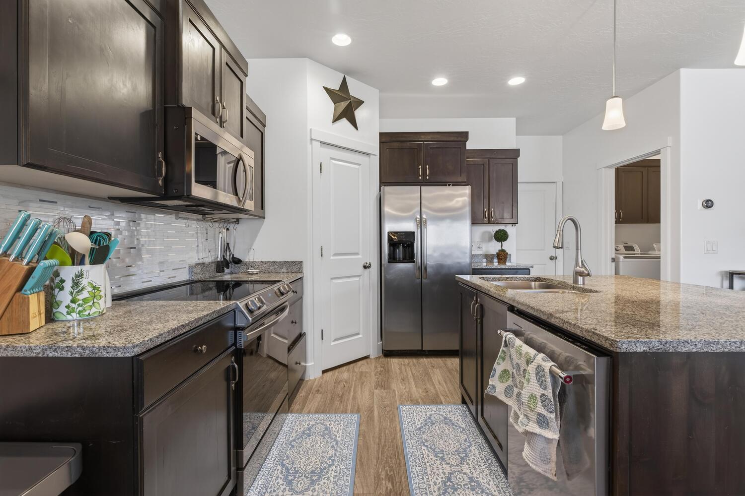 DESERT RIM - Residential