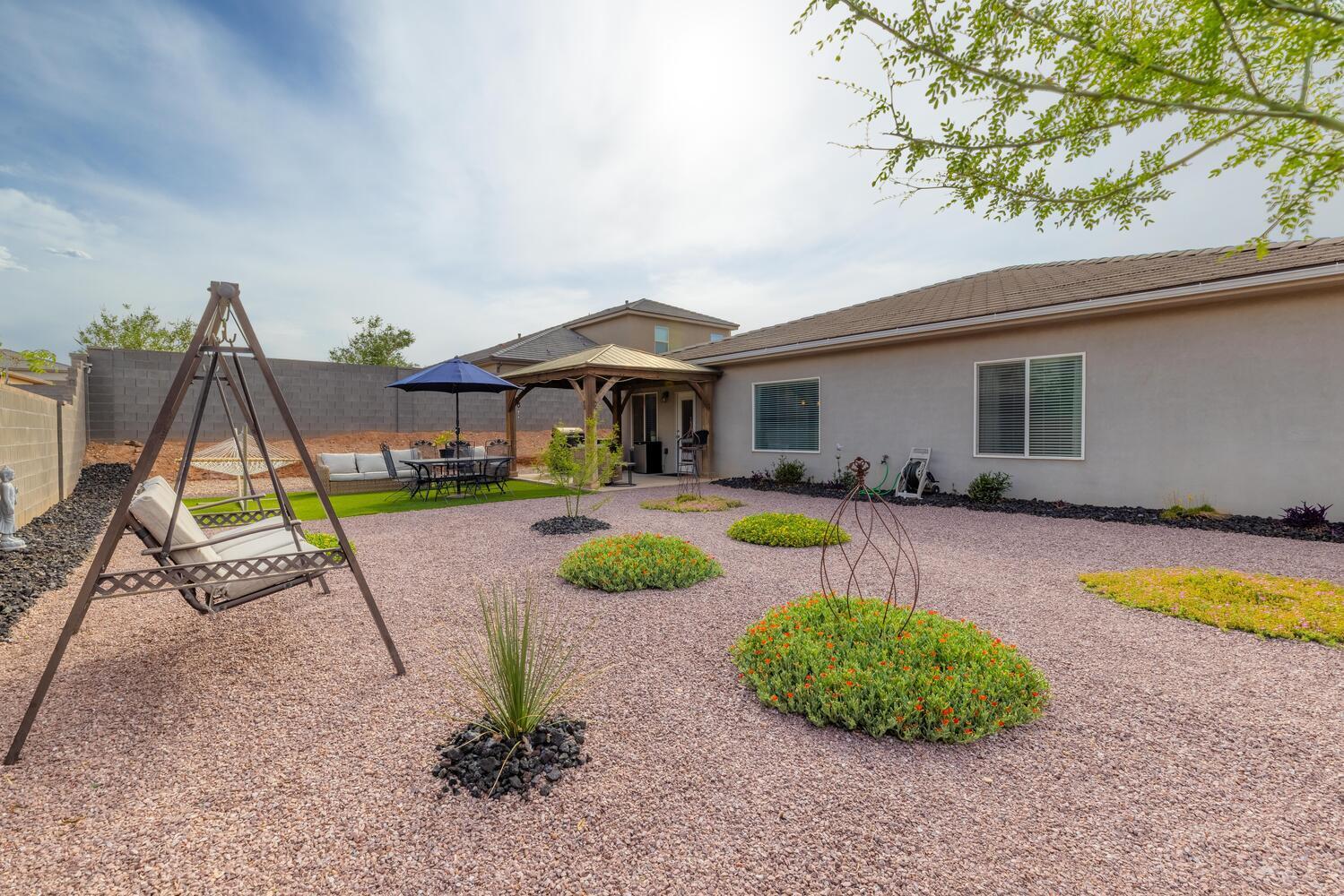 DESERT RIM - Residential