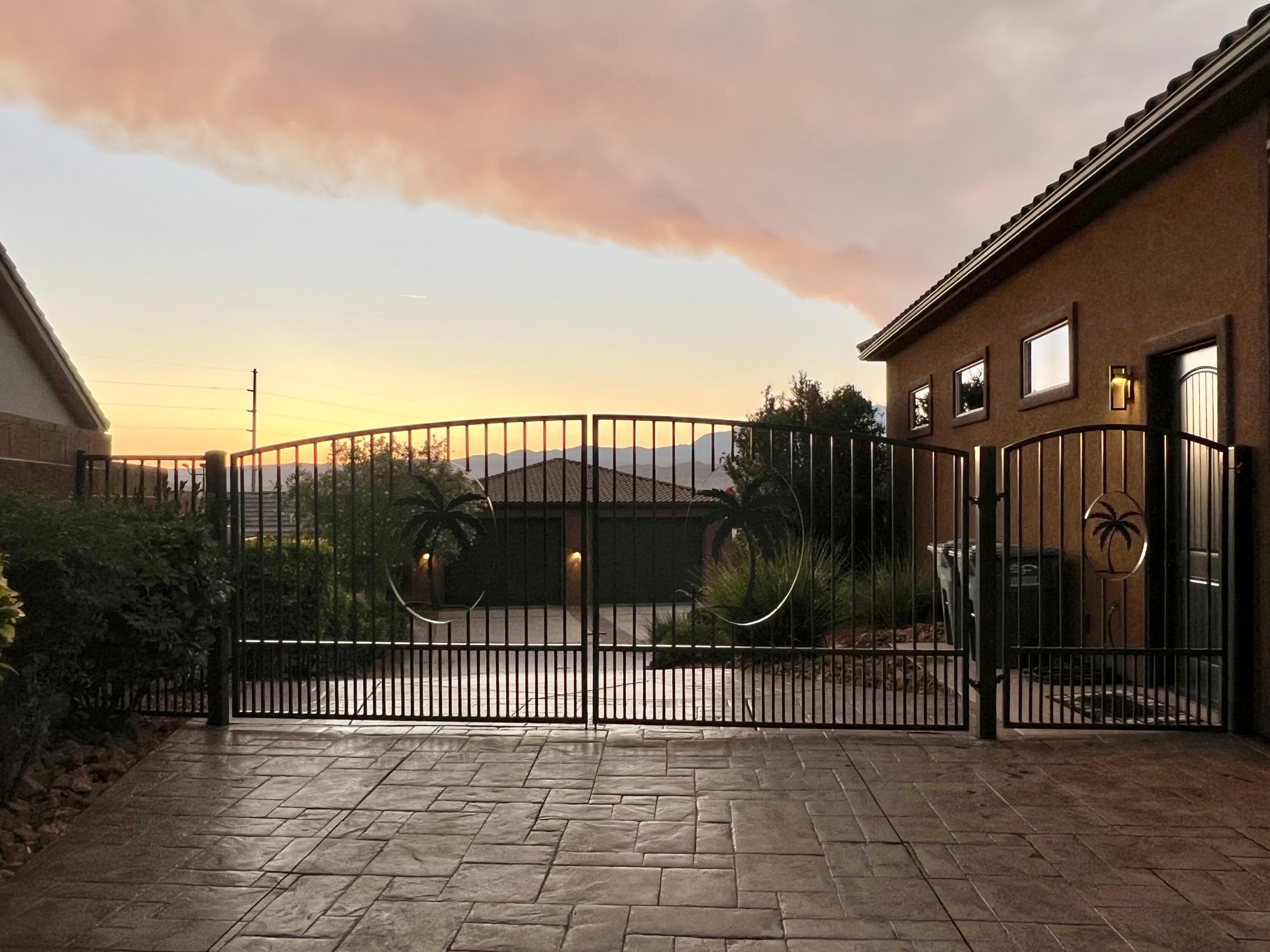 REDSTONE SPRINGS - Residential