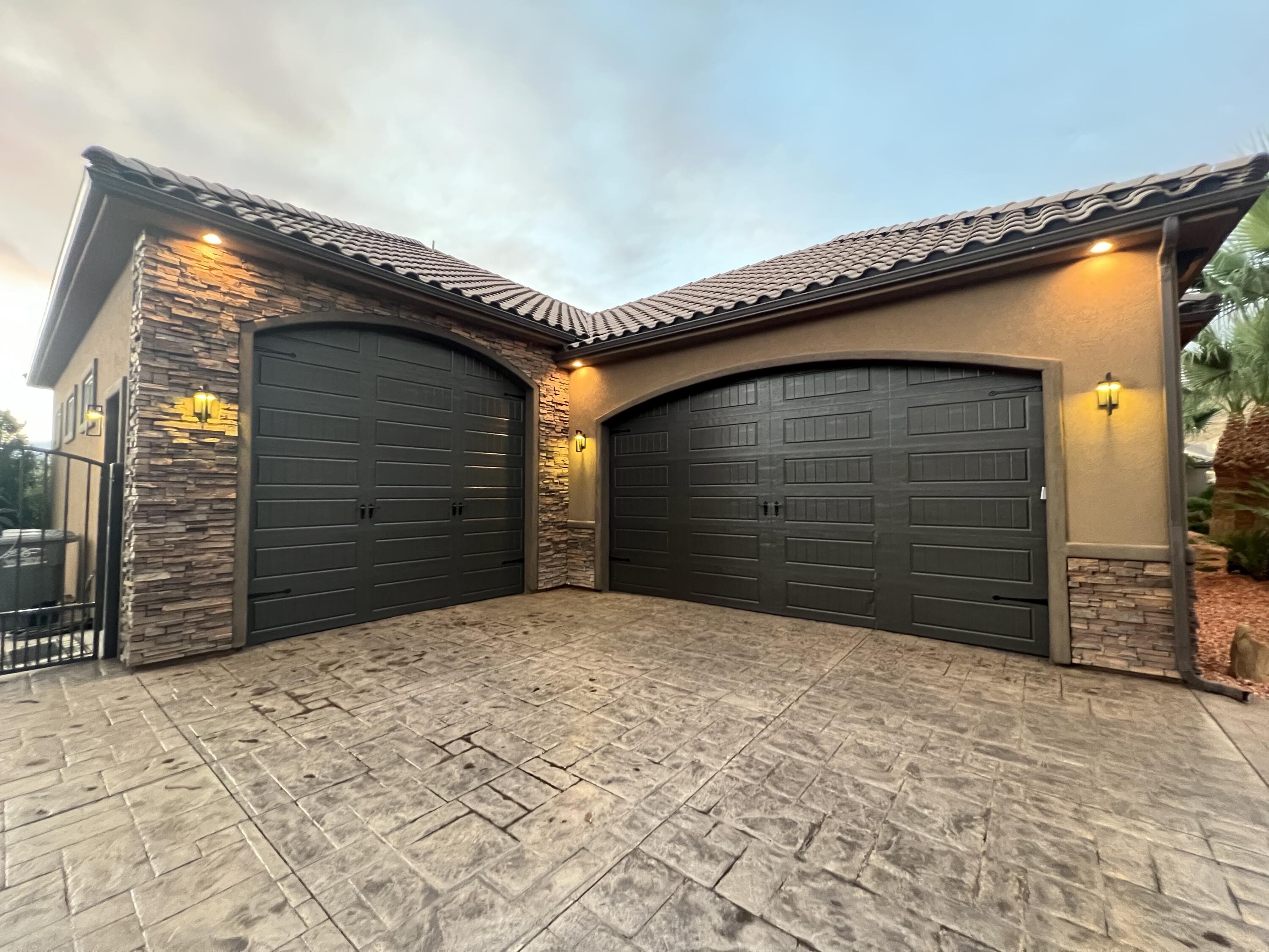 REDSTONE SPRINGS - Residential