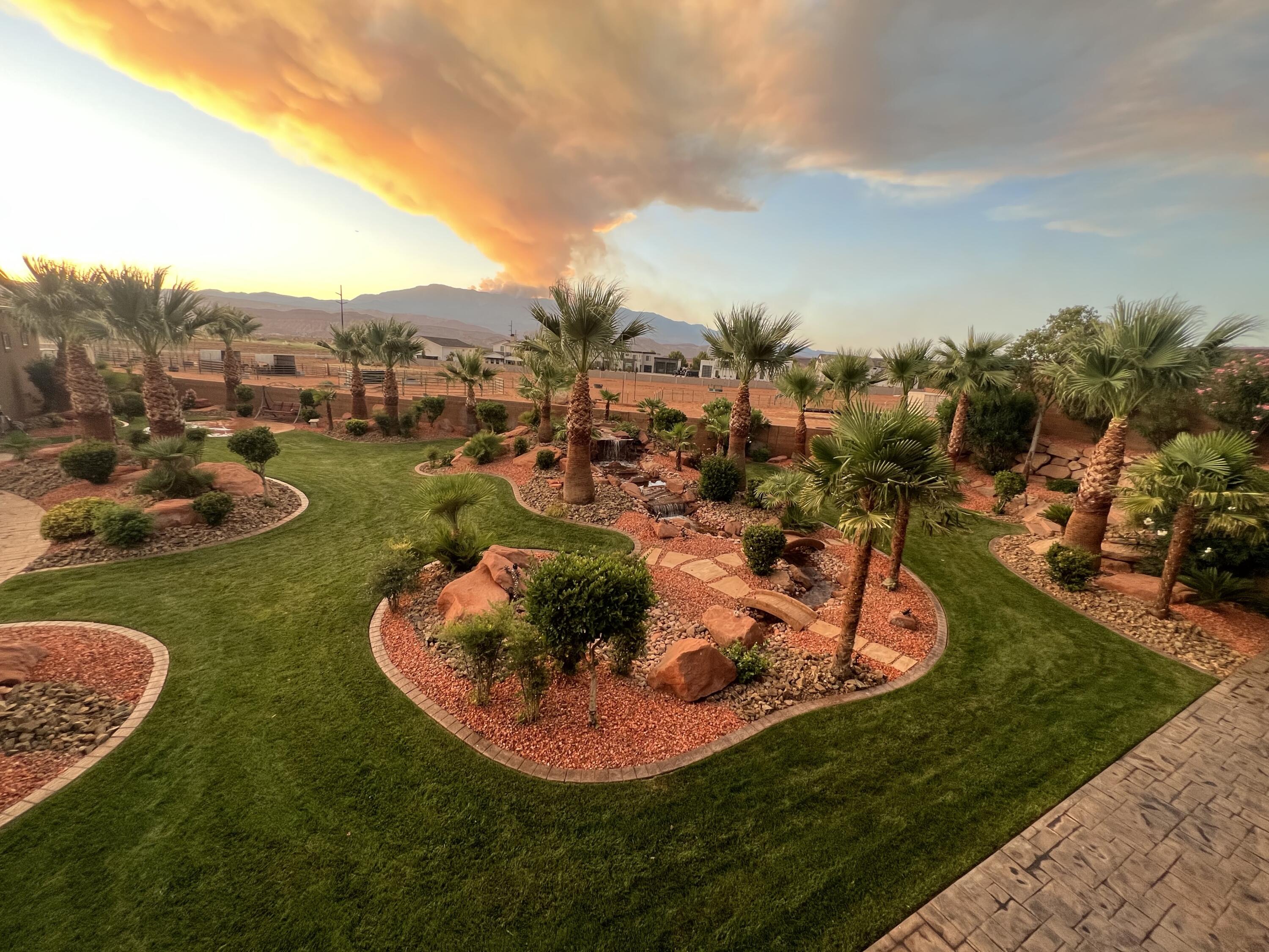 REDSTONE SPRINGS - Residential