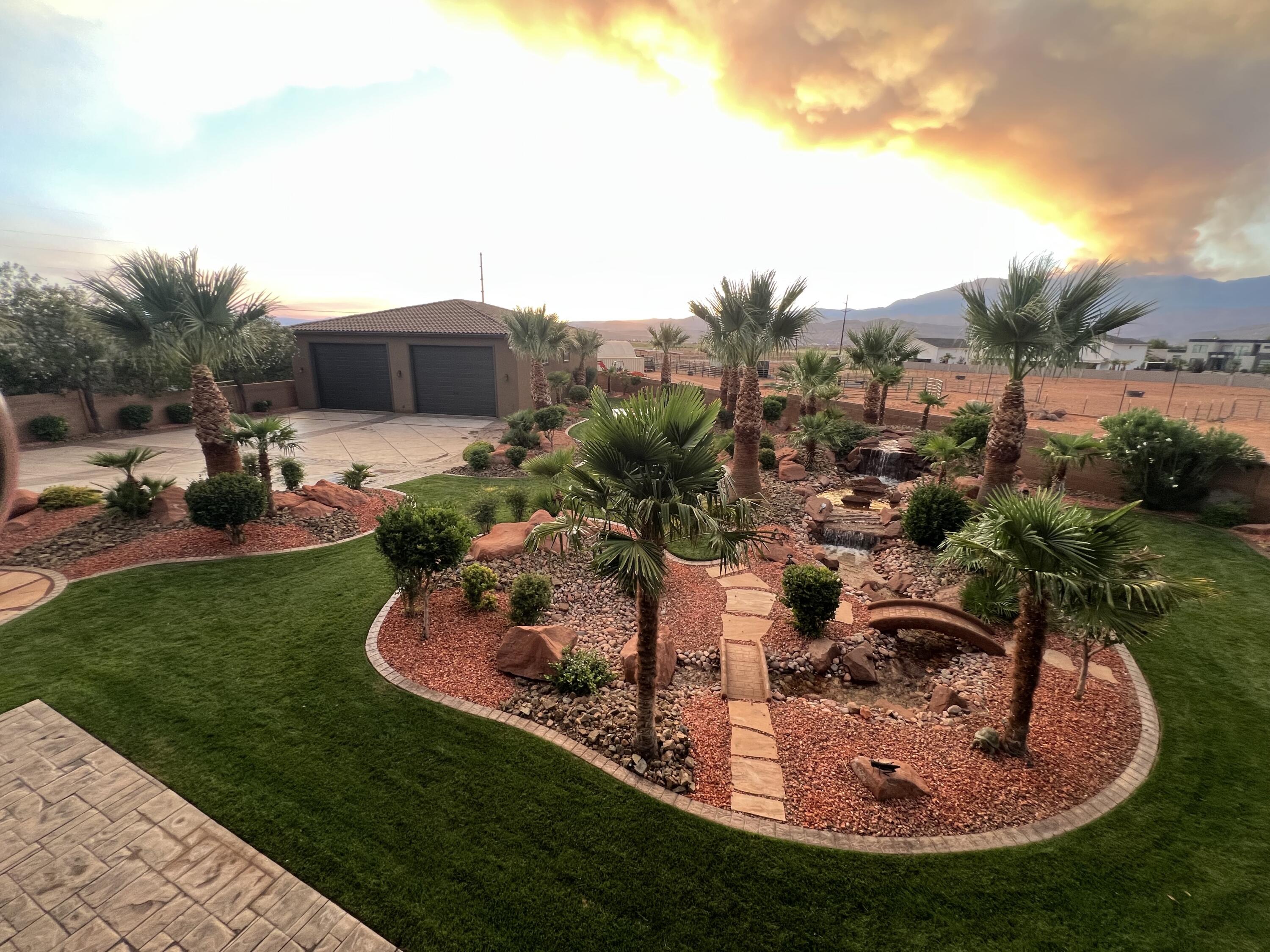 REDSTONE SPRINGS - Residential