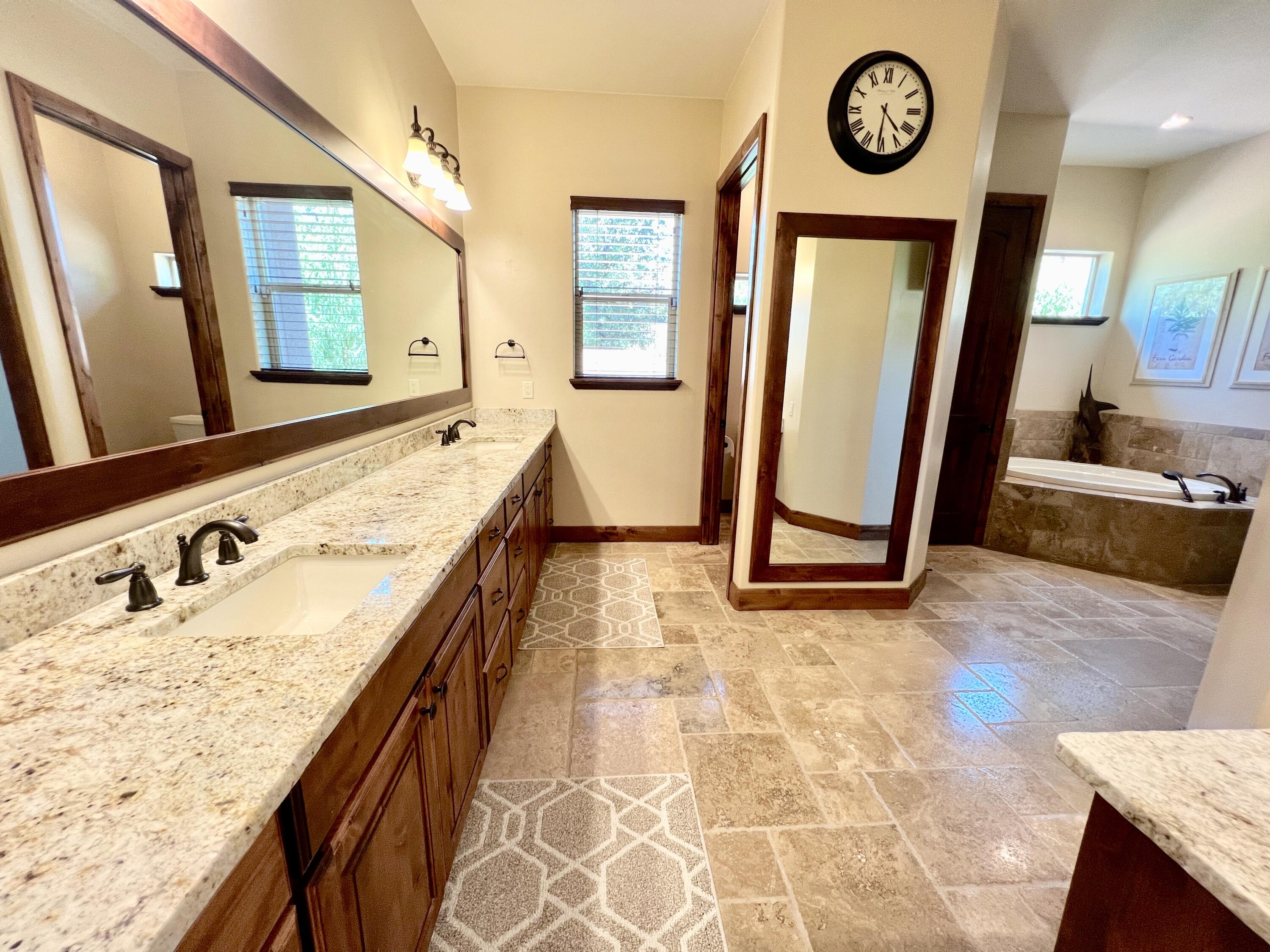 REDSTONE SPRINGS - Residential