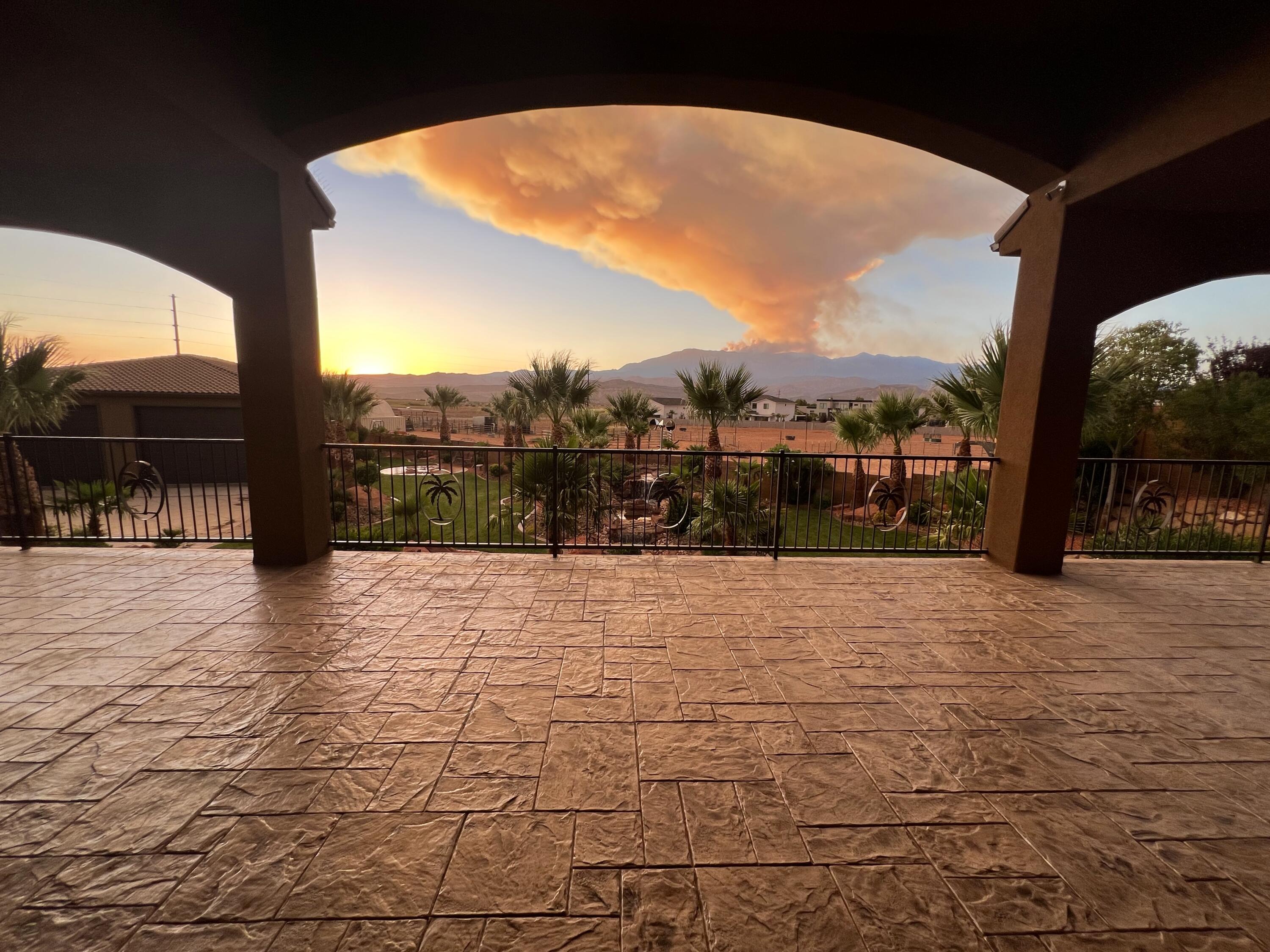 REDSTONE SPRINGS - Residential