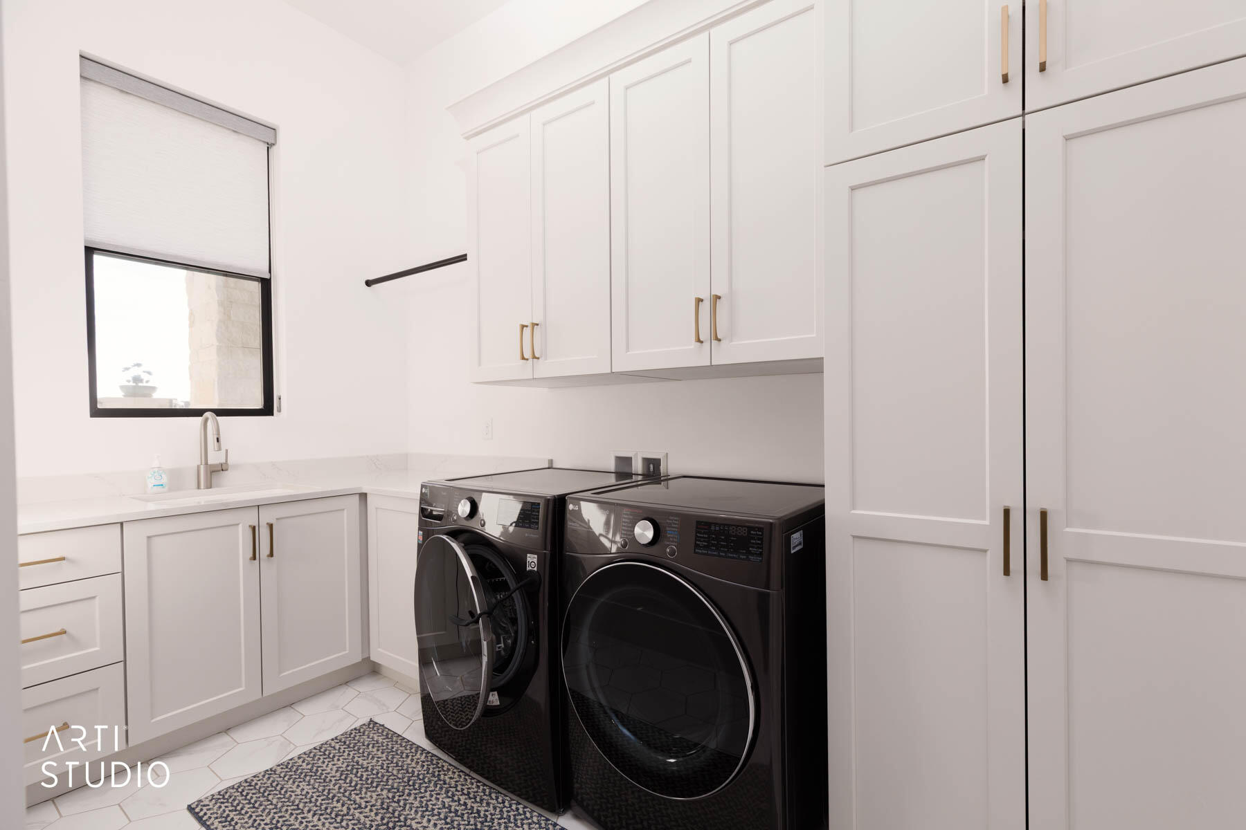 WASHINGTON VISTA - Residential