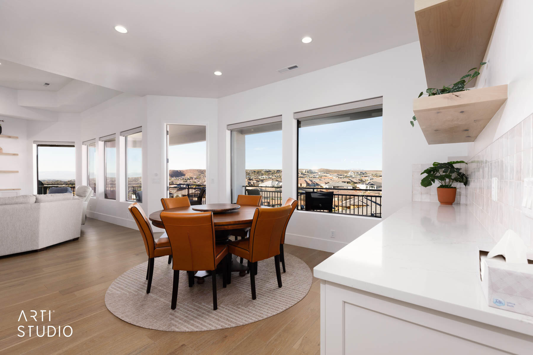 WASHINGTON VISTA - Residential