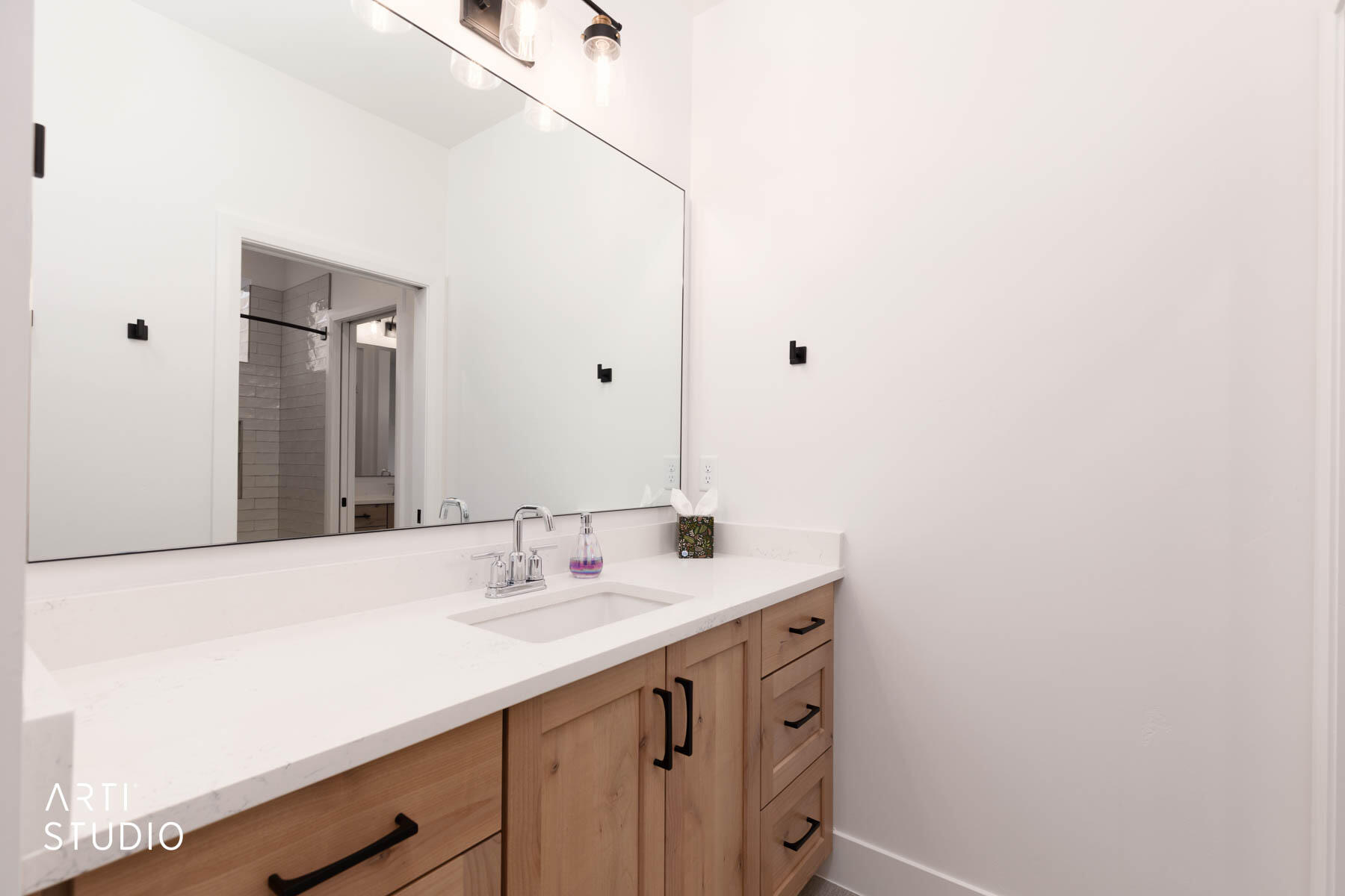 WASHINGTON VISTA - Residential