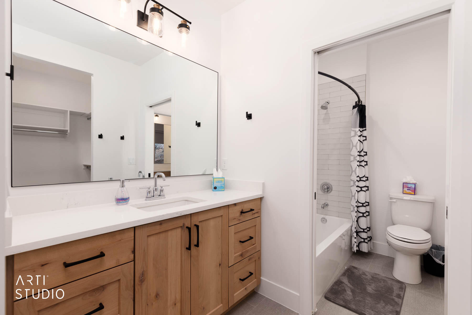 WASHINGTON VISTA - Residential