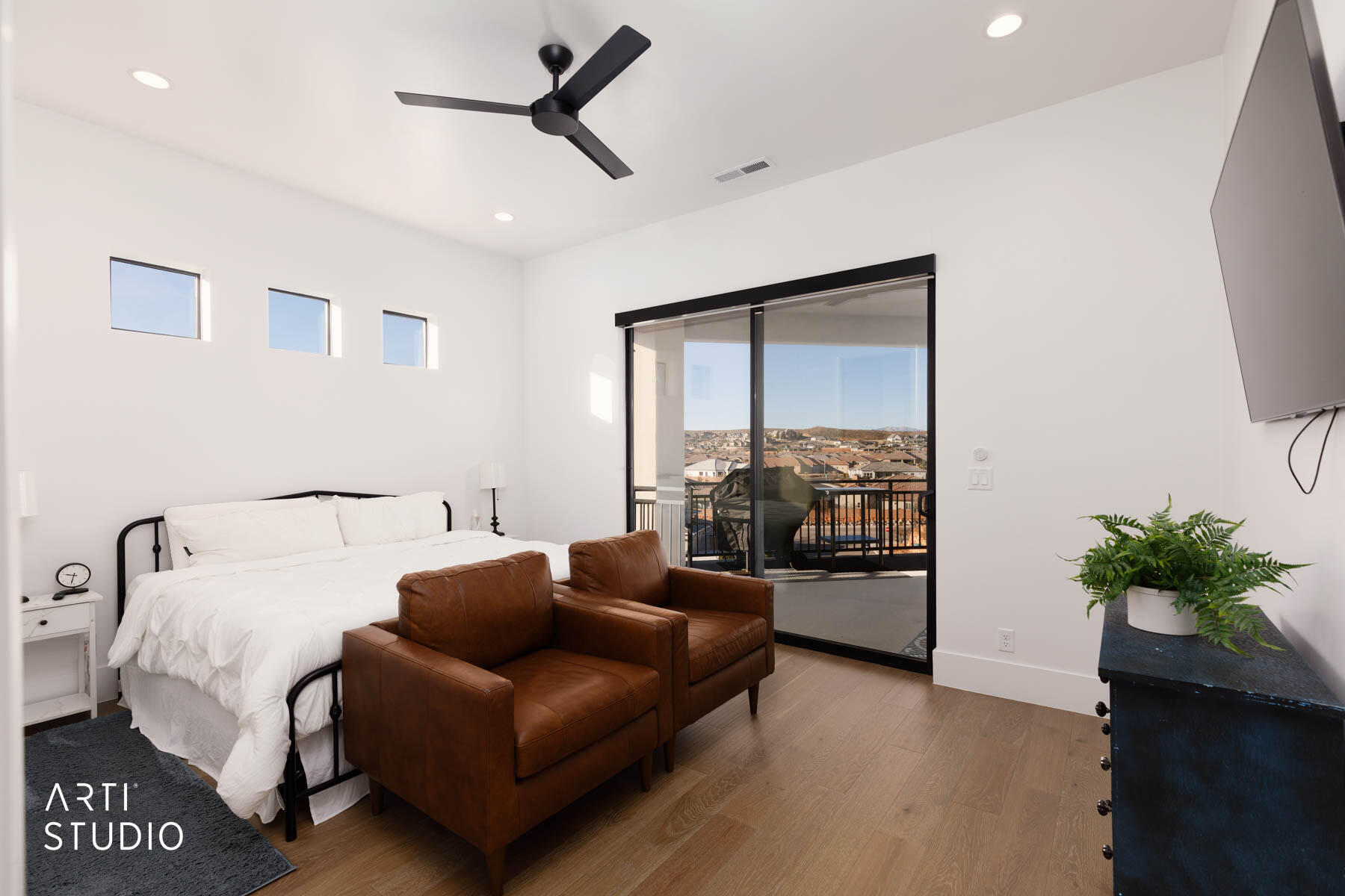 WASHINGTON VISTA - Residential