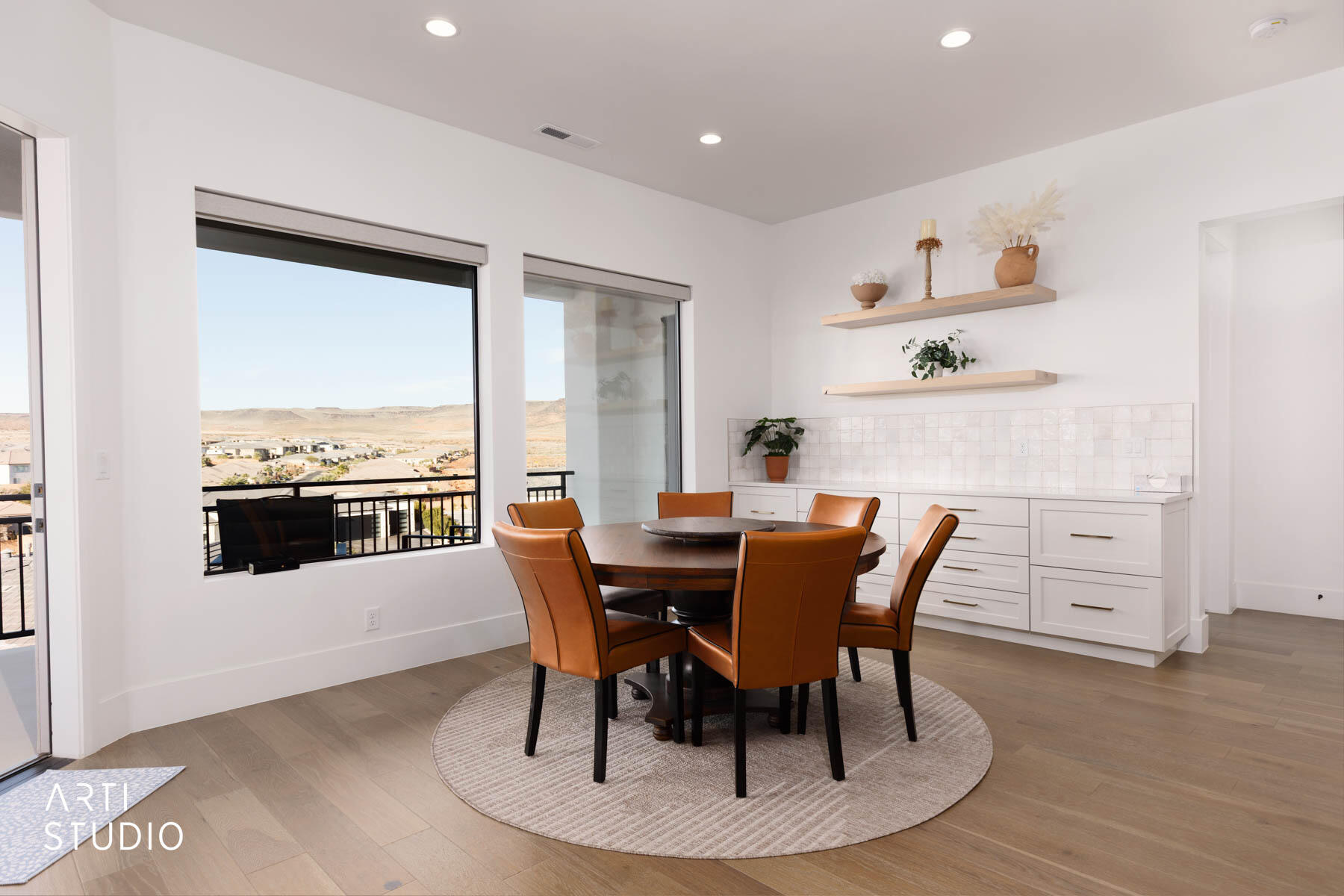 WASHINGTON VISTA - Residential