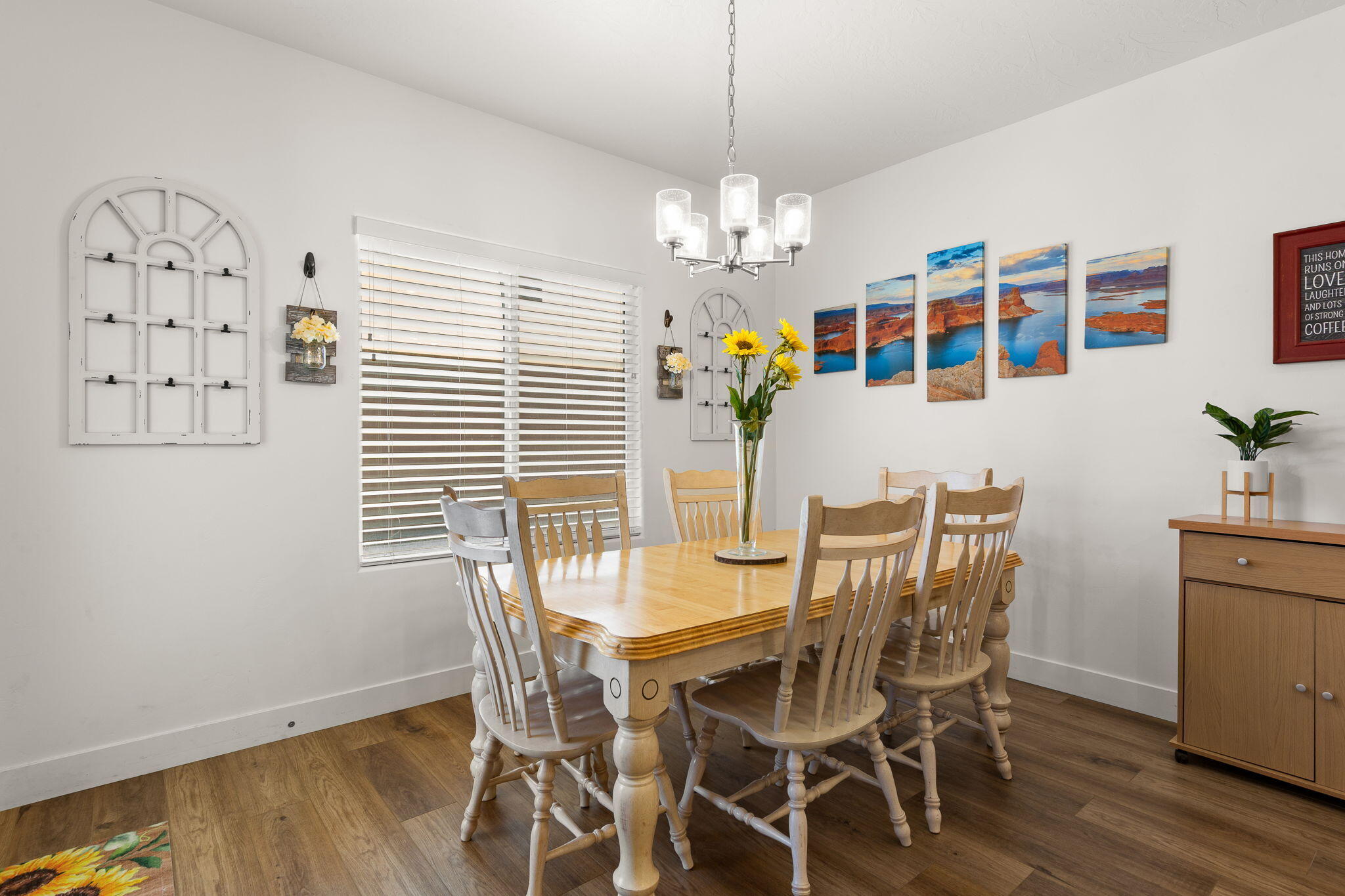 WHITE TRAILS - Residential